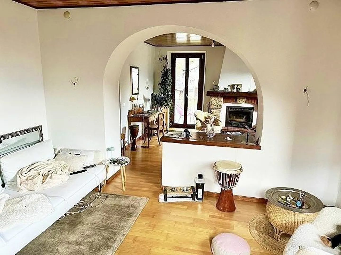 Appartamento mansardato di 3 1/2 locali in una posizione molto tranquilla e soleggiata con vista - Foto 4 di 23