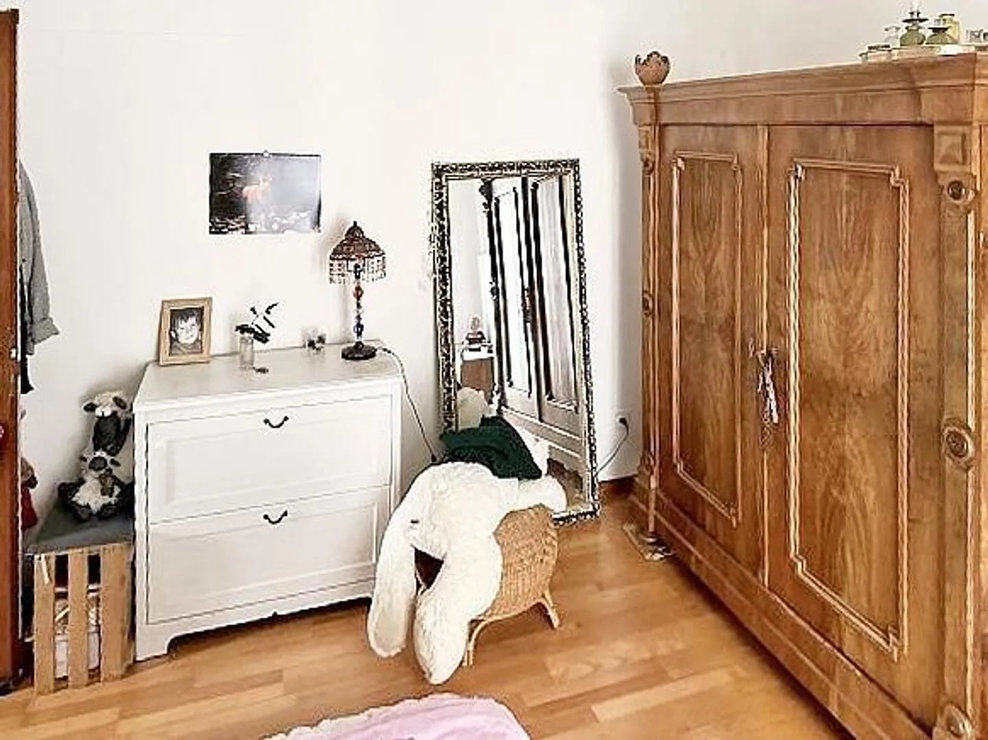 Appartamento mansardato di 3 1/2 locali in una posizione molto tranquilla e soleggiata con vista - Foto 8 di 23