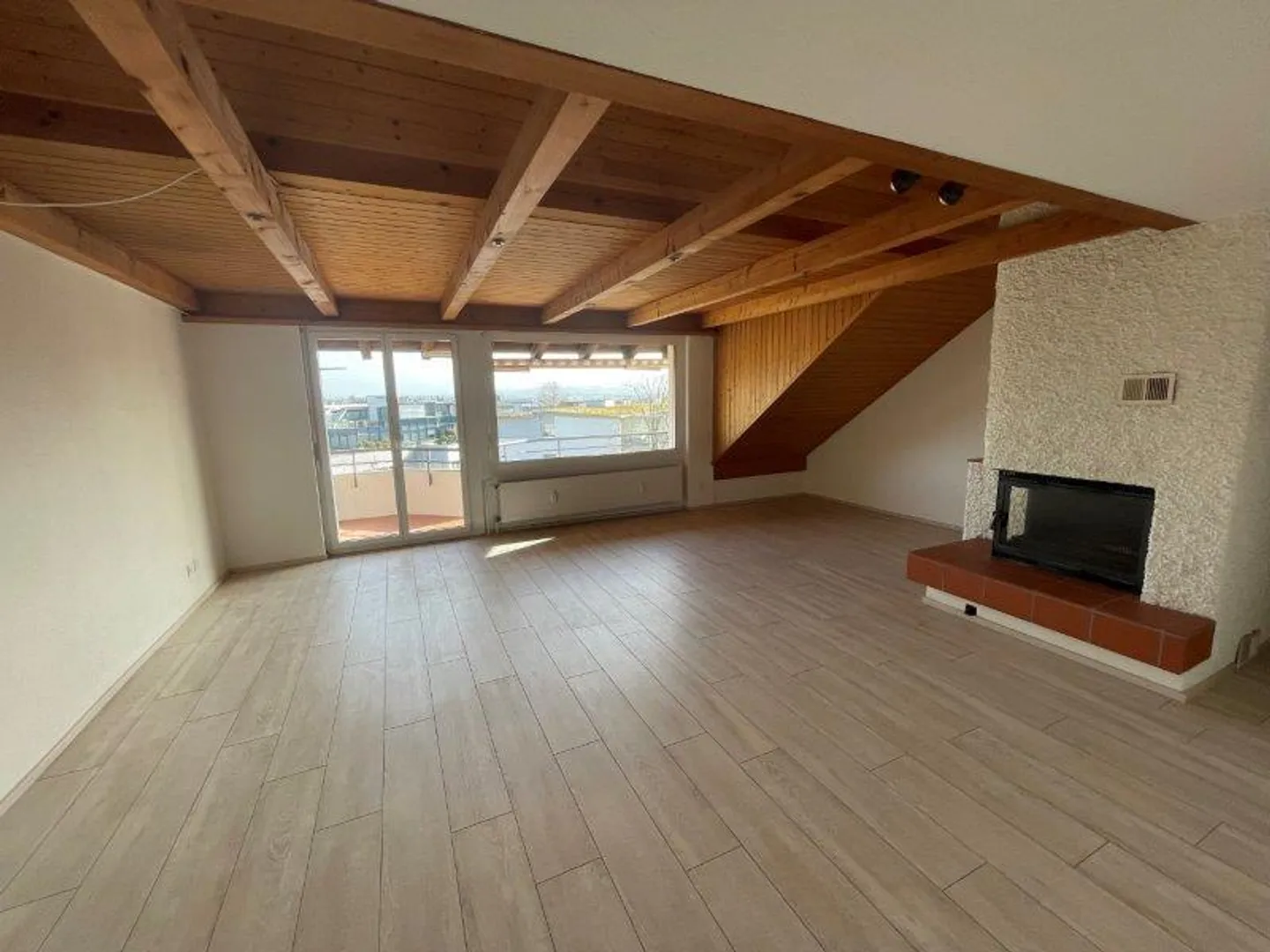 3.5 Zimmer Maisonette-Wohnung mit schöner Bergaussicht - Foto 1 von 13