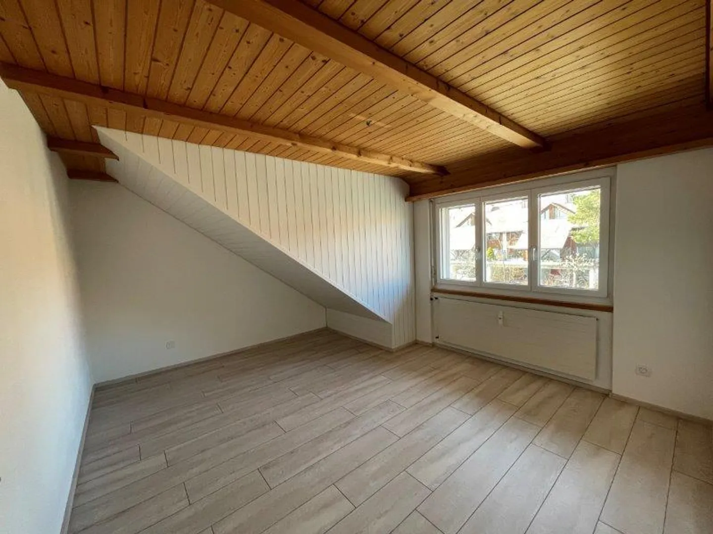 3.5 Zimmer Maisonette-Wohnung mit schöner Bergaussicht - Foto 3 von 13