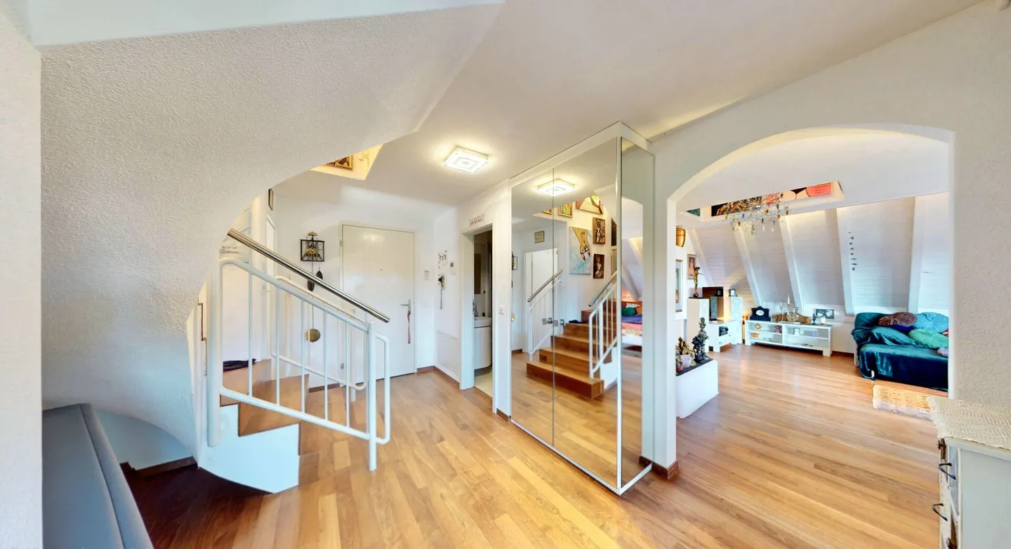 Scoprire il lusso in modo nuovo! Maisonette esclusiva con giardino e vista panoramica - Foto 18 di 19