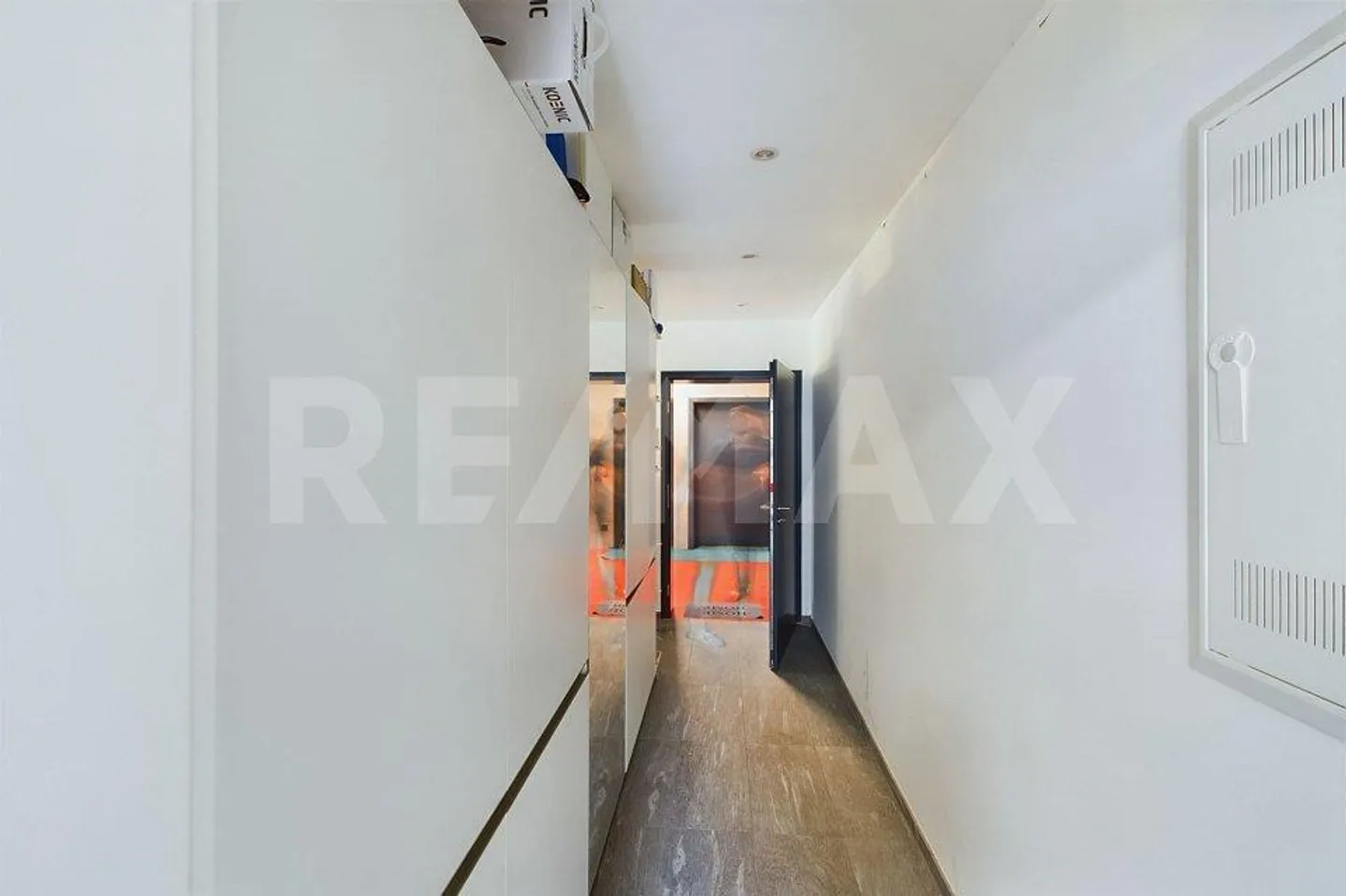 Modern apartments of 21/2 rooms immersed in nature - Photo 13 of 13