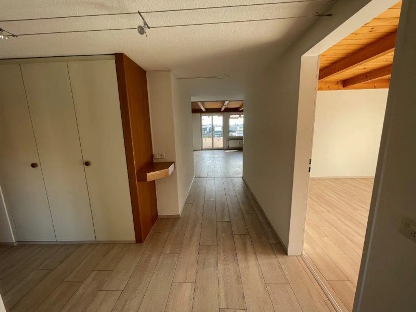 3.5 Zimmer Maisonette-Wohnung mit schöner Bergaussicht - Foto 10 von 13