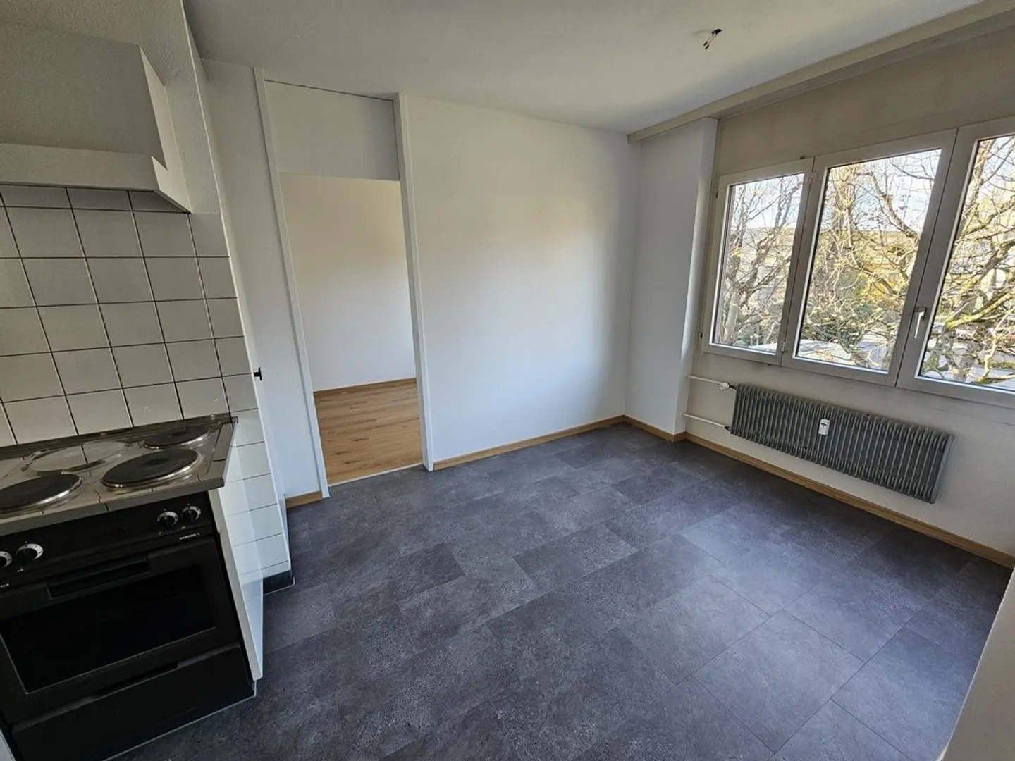 Wir vermieten eine helle, renovierte 4,5-Zimmerwohnung in Rüfenacht - Foto 3 von 9