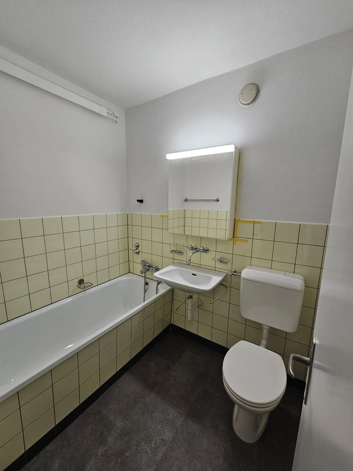 Wir vermieten eine helle, renovierte 4,5-Zimmerwohnung in Rüfenacht - Foto 8 von 9