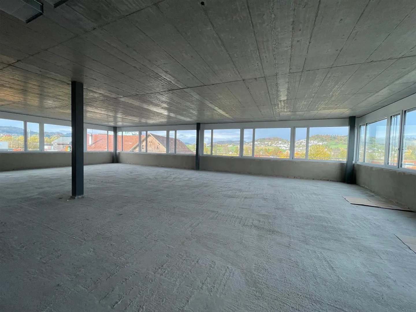 Commercial Building Rüti - modern and versatile commercial spaces - Photo 3 of 7