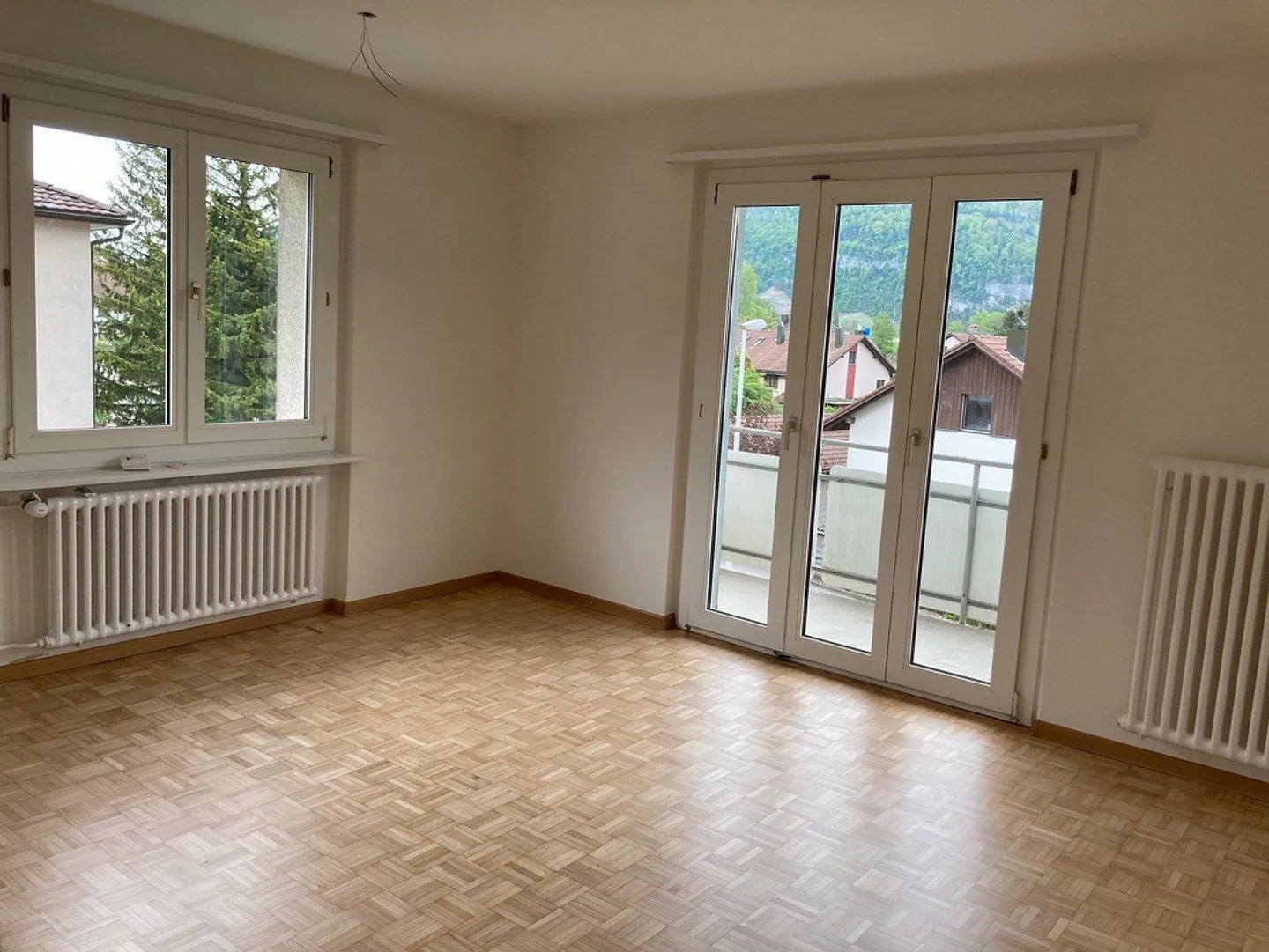 Affordable 4-room apartment in a central location - Photo 1 of 11