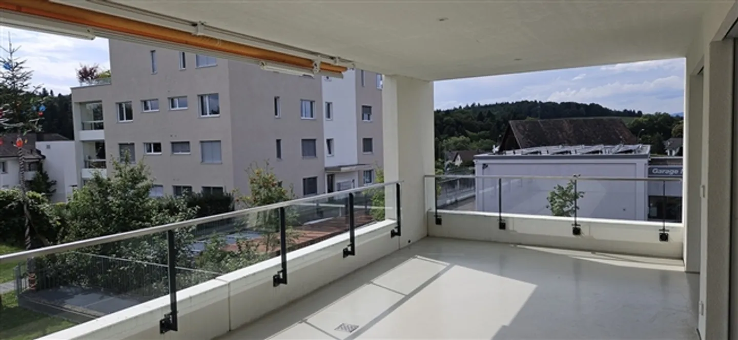 Votre nouveau chez-vous lumineux et spacieux appartement de 4,5 pièces - Photo 3 sur 13