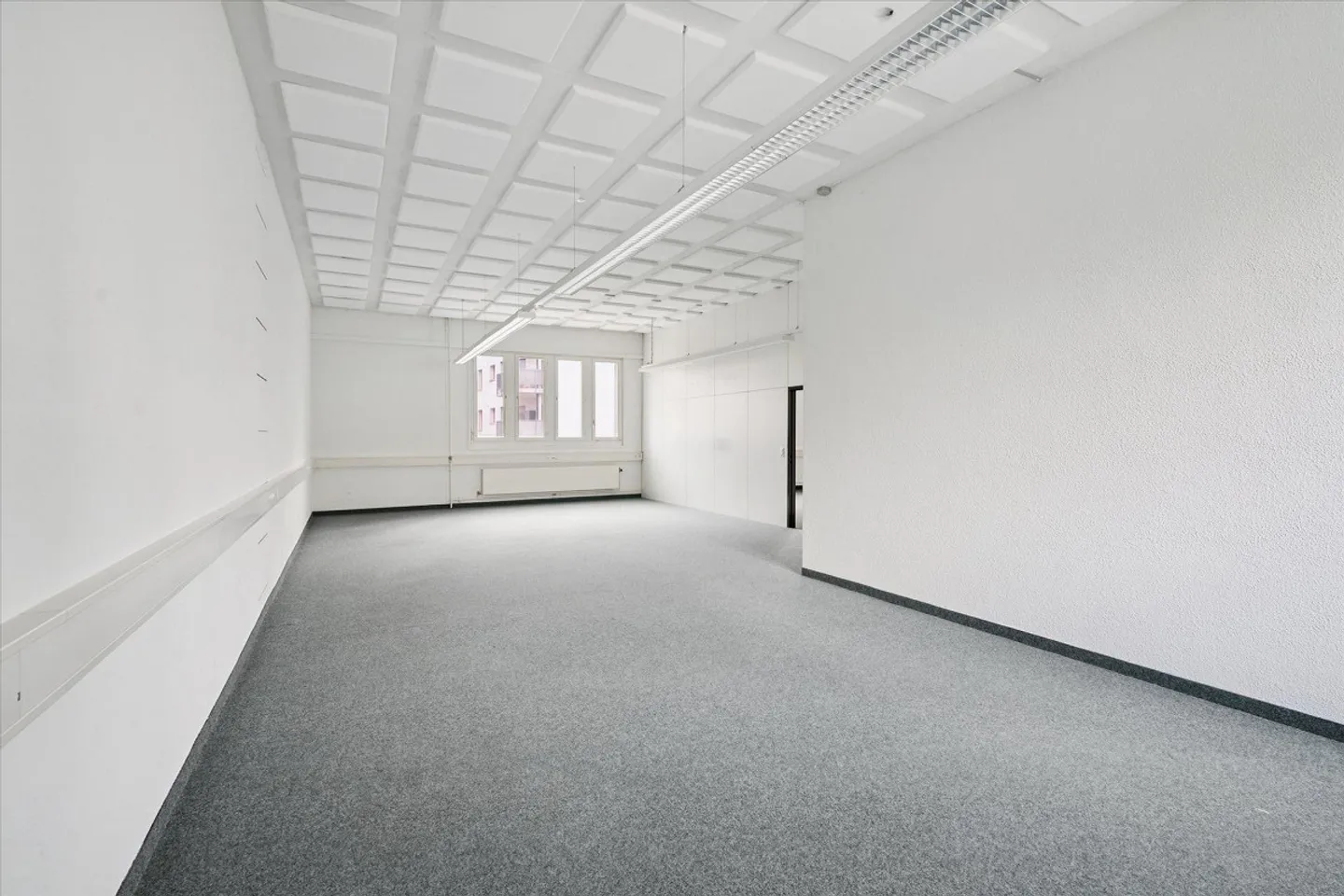 Beaucoup d'espace pour vos idées - 293 m² d'espace commercial inondé de lumière ... - Photo 6 sur 11