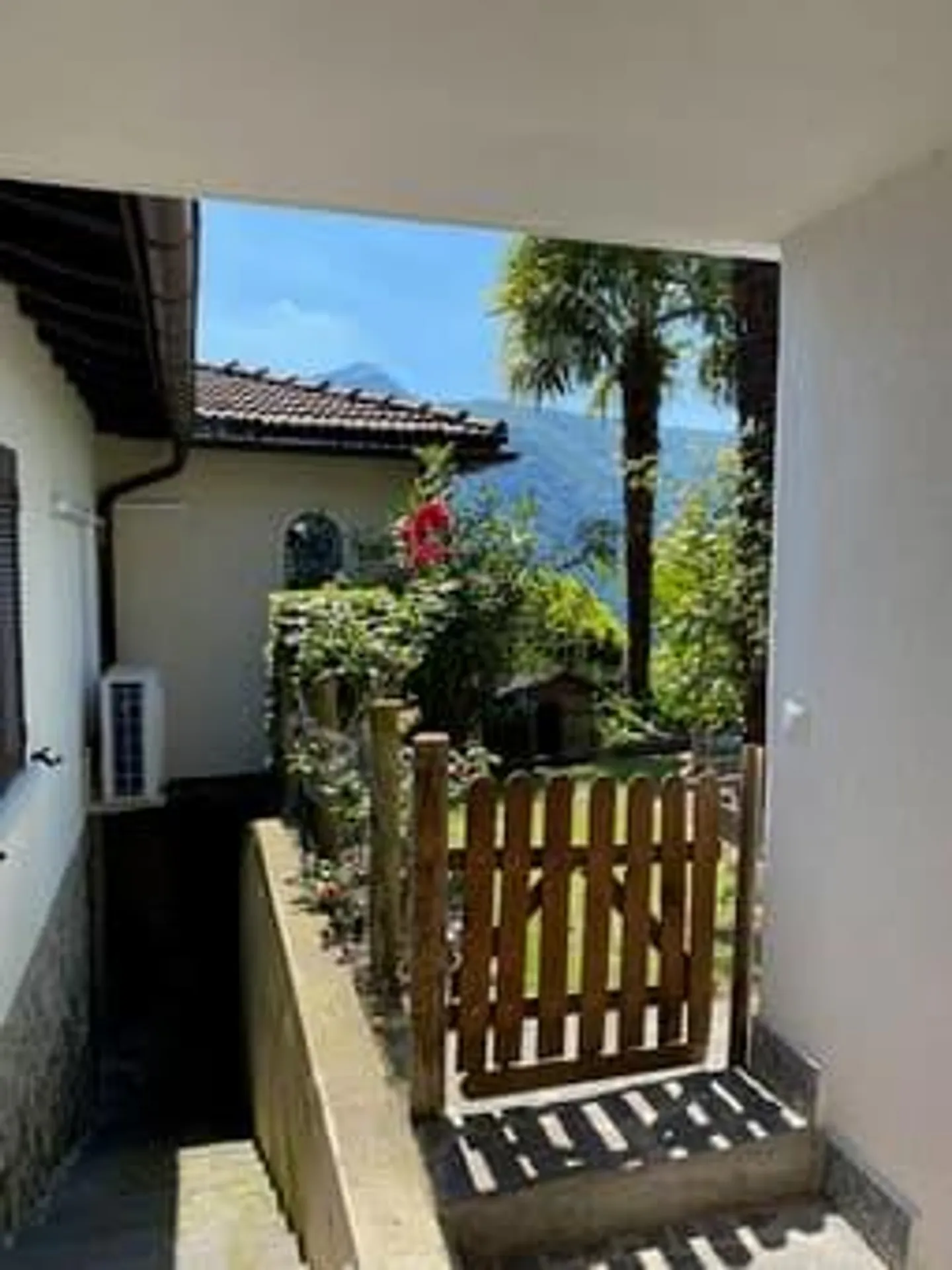 Splendida proprietà con vista lago e ampio giardino - Photo 6 sur 11