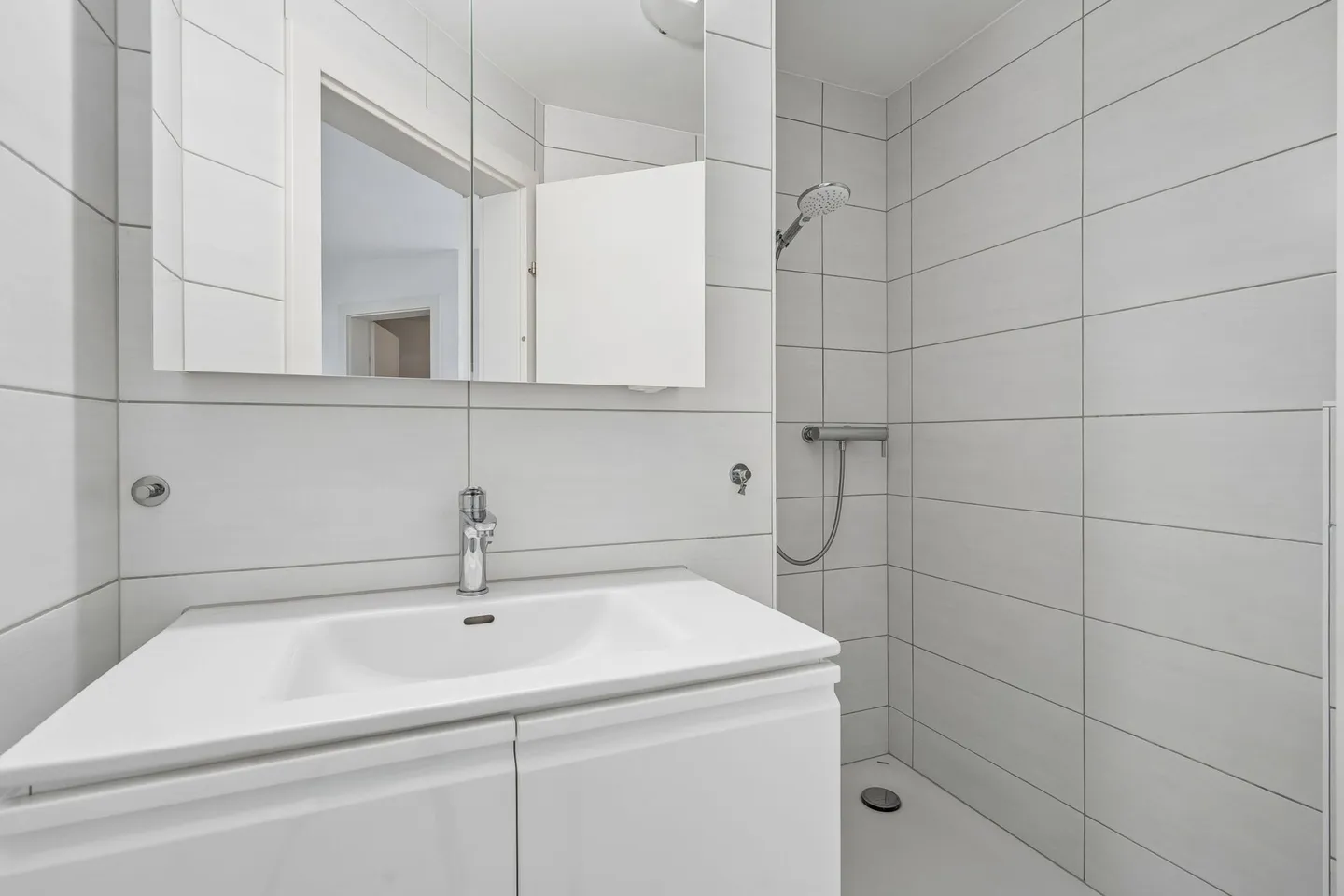 4.5 Room Apartment in a Quiet and Family-Friendly Location - Photo 7 of 13
