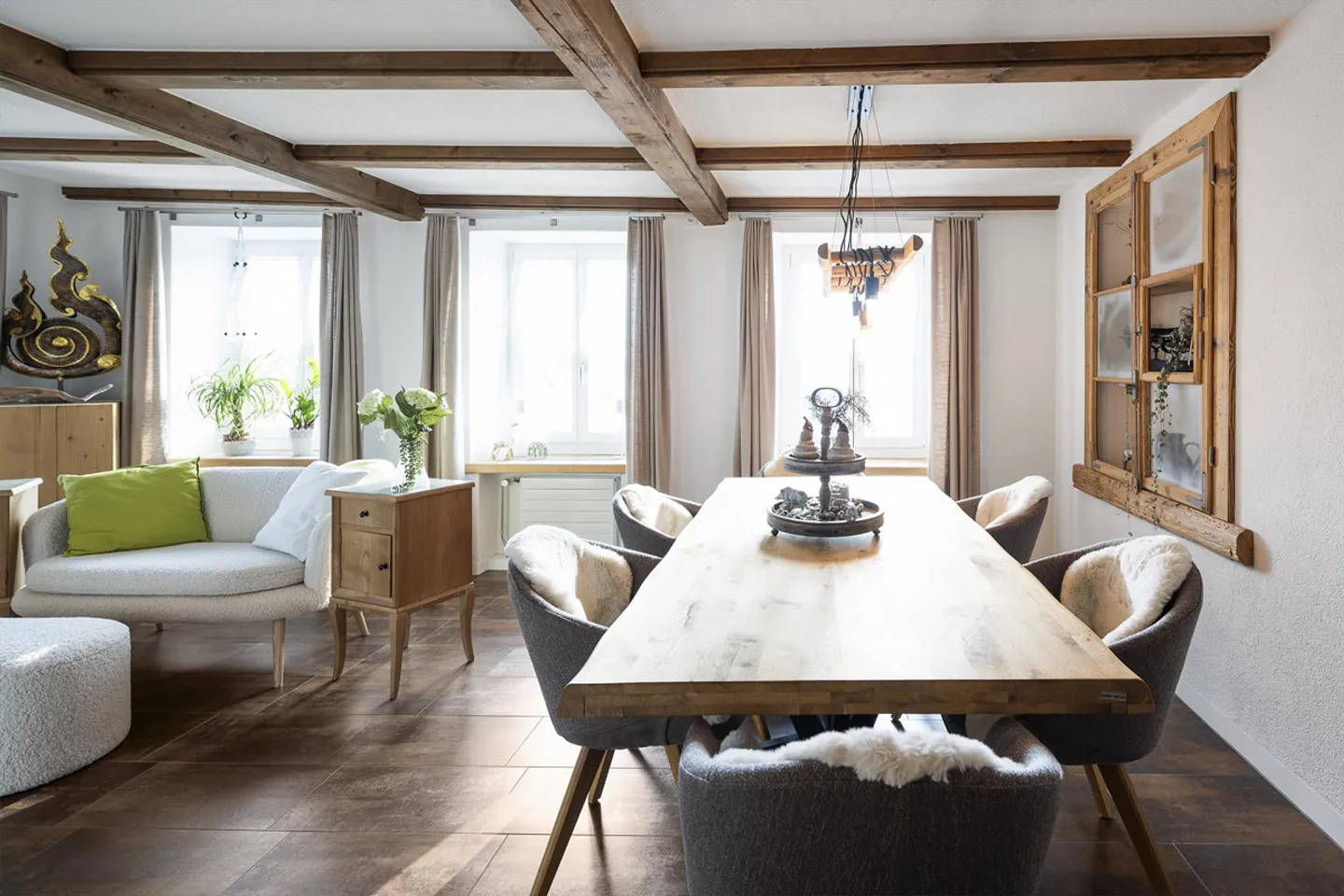 Space miracle with garden and diverse possibilities - Photo 3 of 15