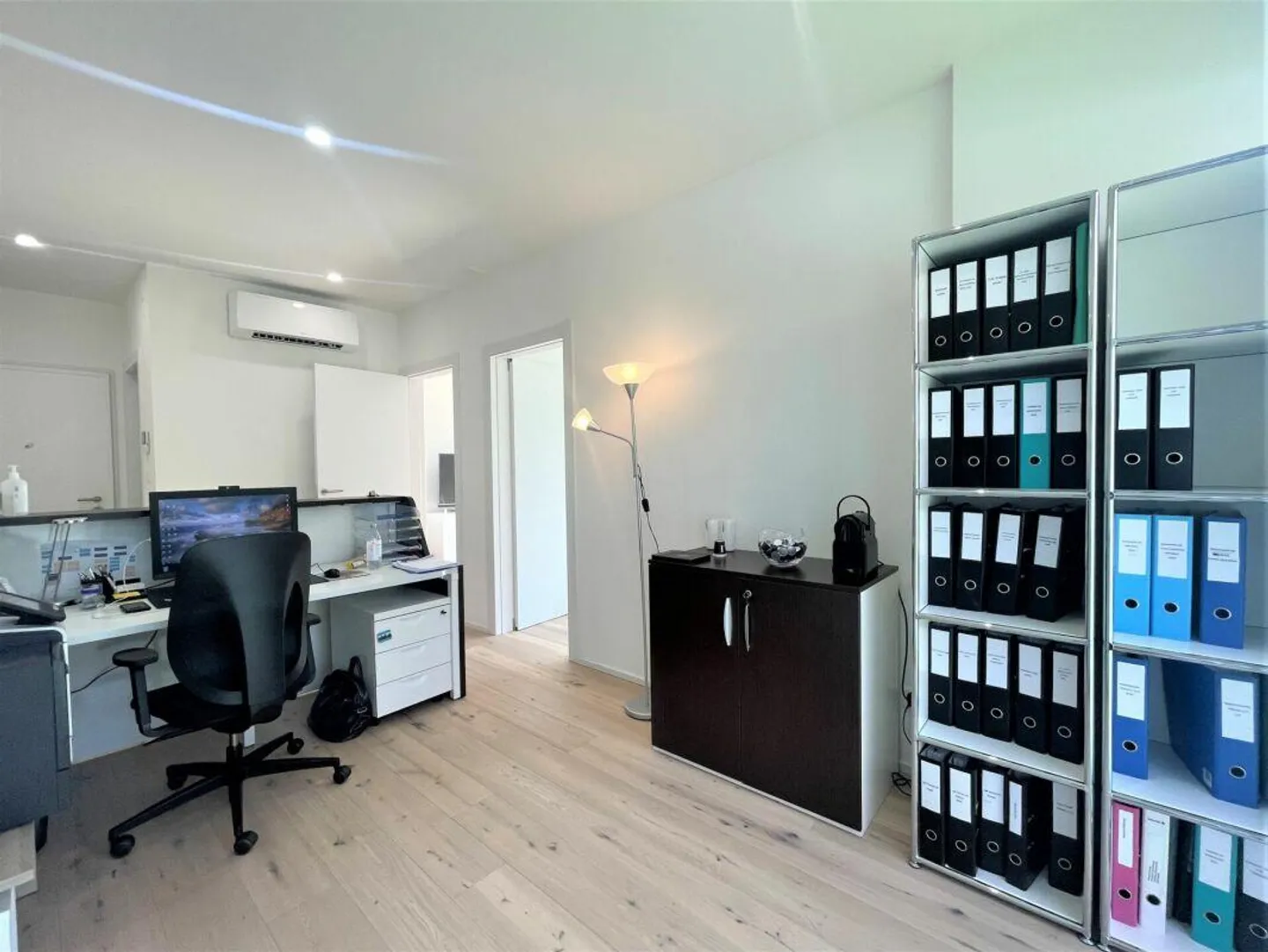 Moderno ufficio al piano terra in Via Trevano - Foto 4 di 8