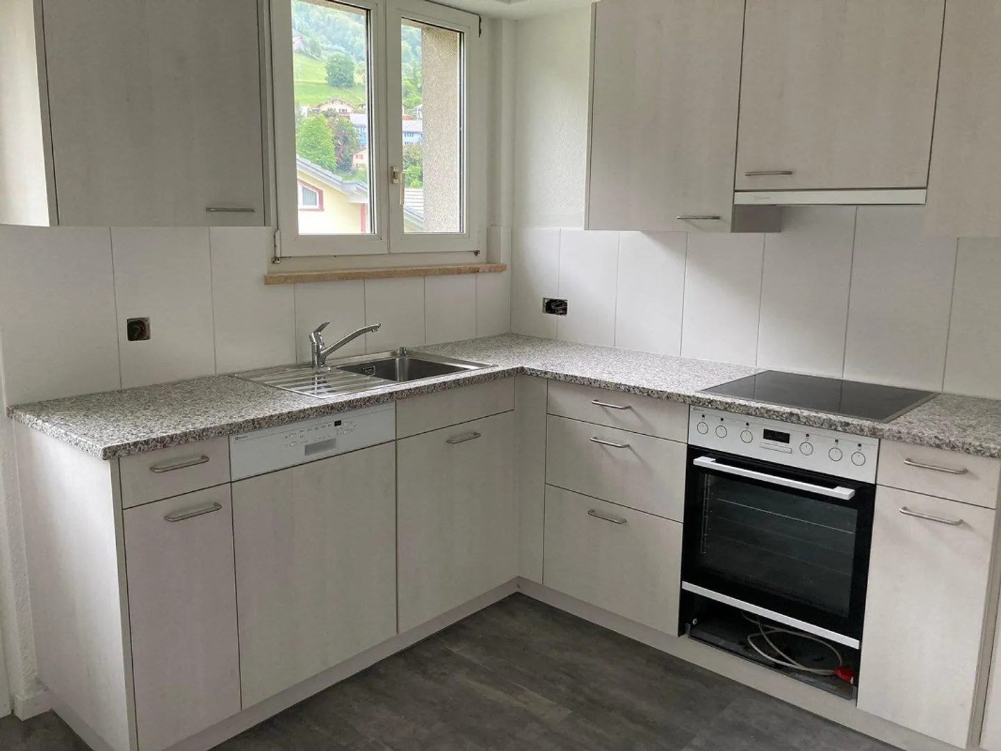 Affordable 4-room apartment in a central location - Photo 7 of 11