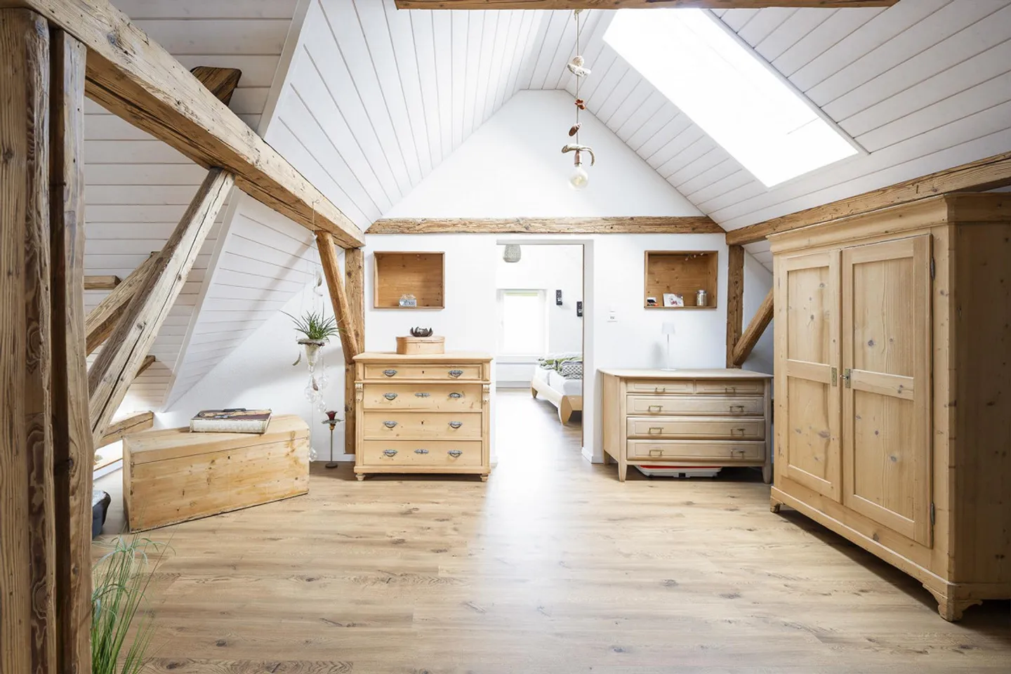 Space miracle with garden and diverse possibilities - Photo 8 of 15