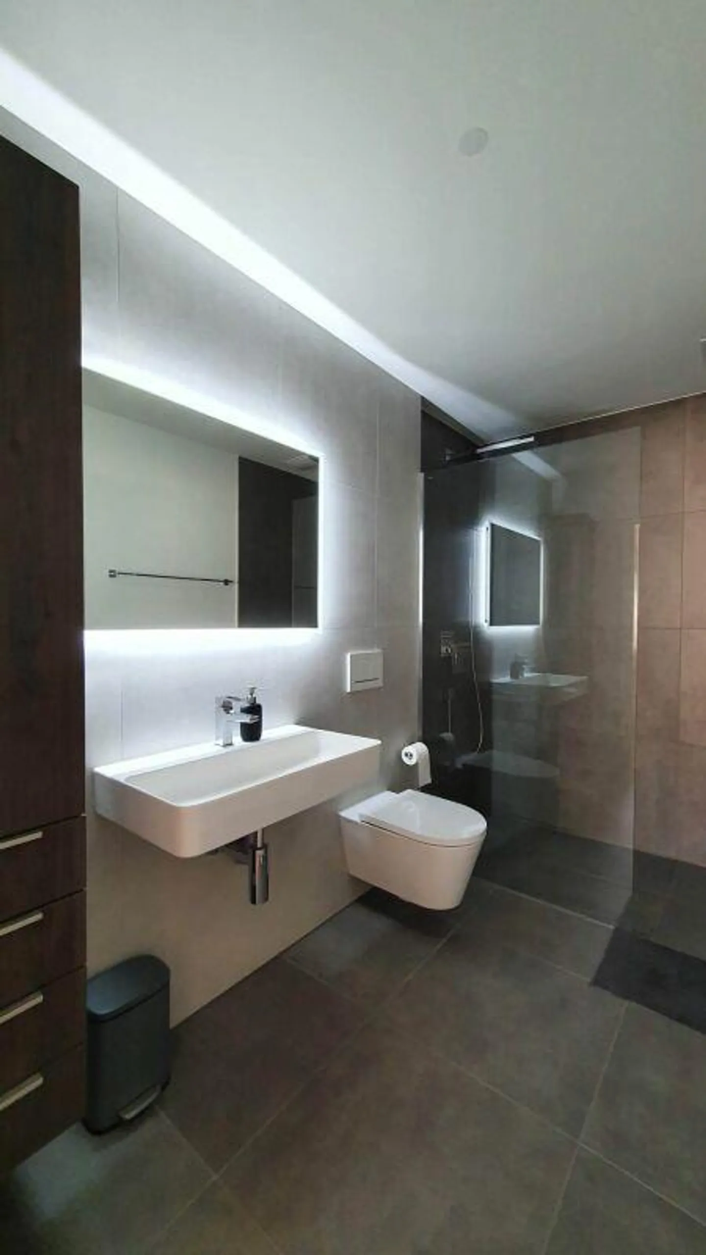 Modern, Sunny Garden Apartment - Photo 15 of 17