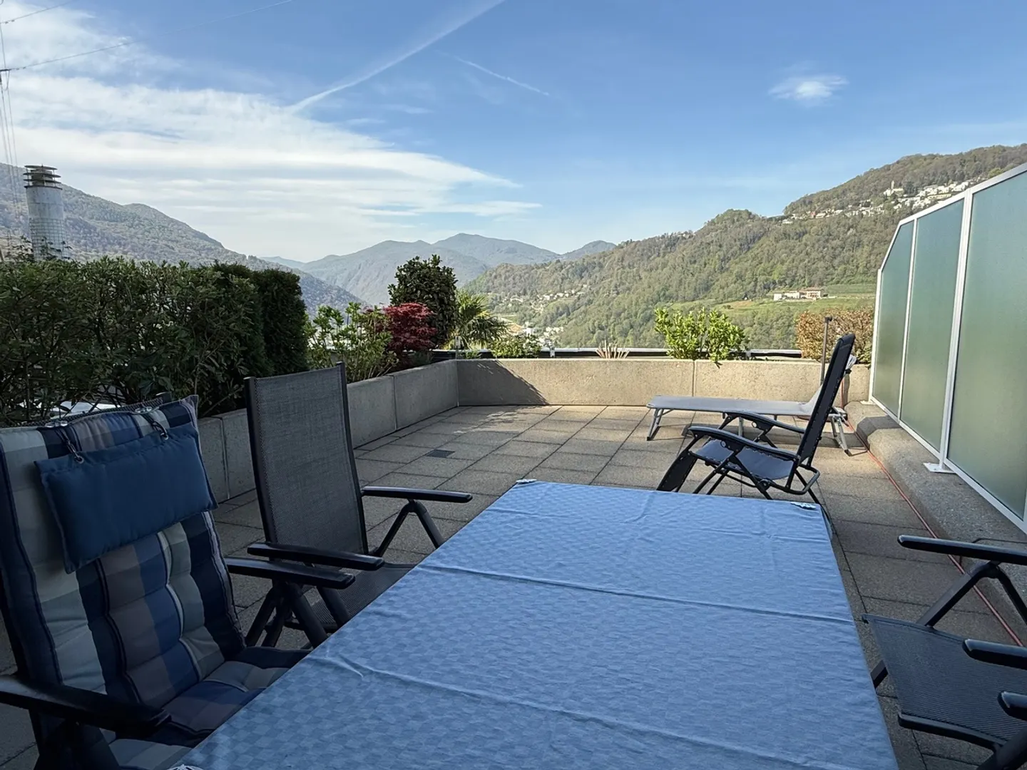 2.5 rooms with LARGE TERRACE - Photo 5 of 7