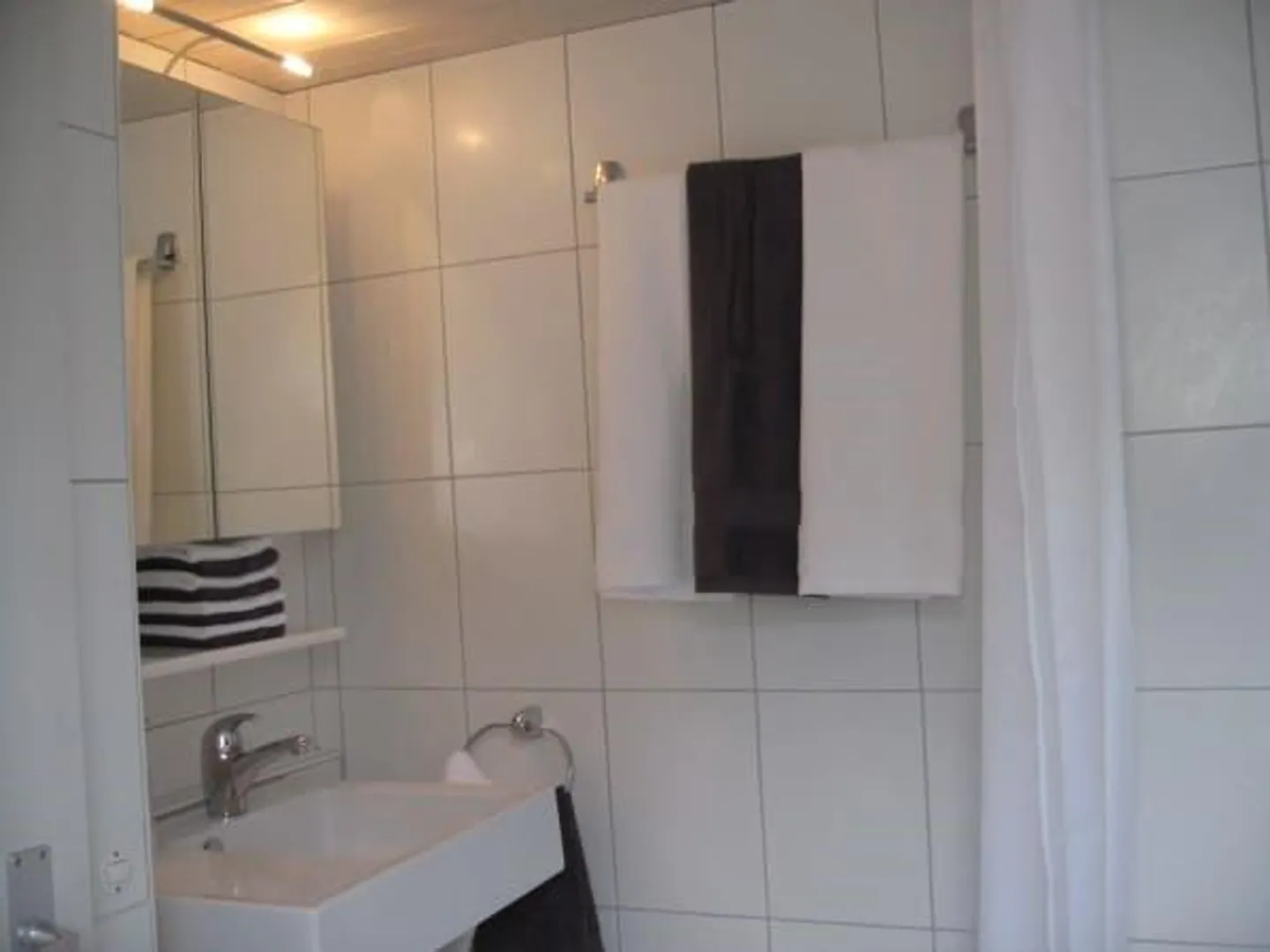 Attractive furnished penthouse apartment in the city center - Photo 9 of 9