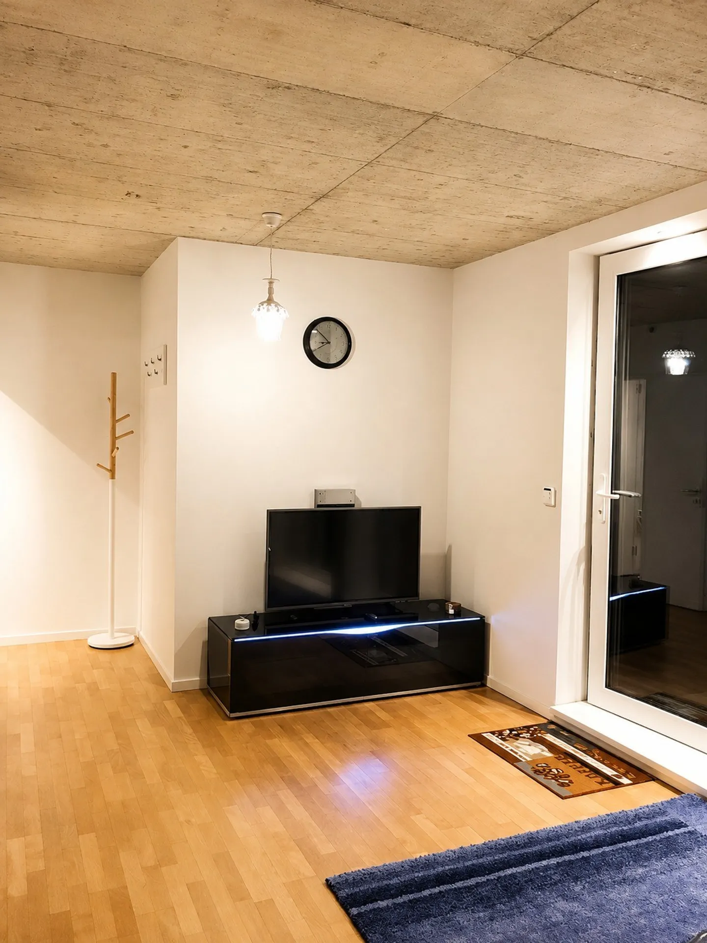 Charming 2.5-Room Apartment - Photo 4 of 13