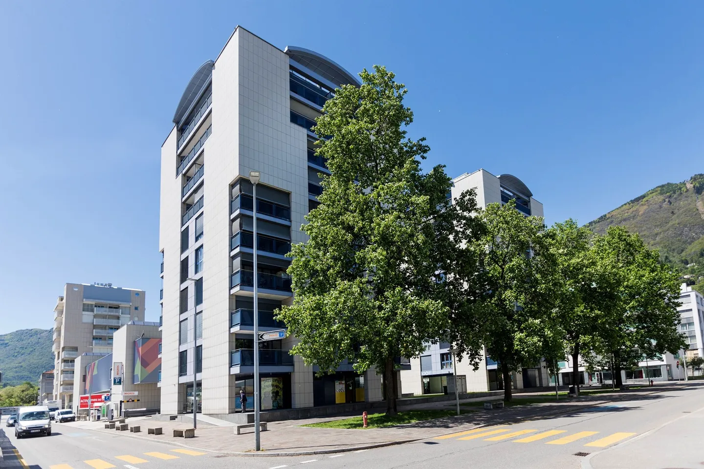 Spazio Commerciale Luminoso a Locarno - Foto 1 di 9