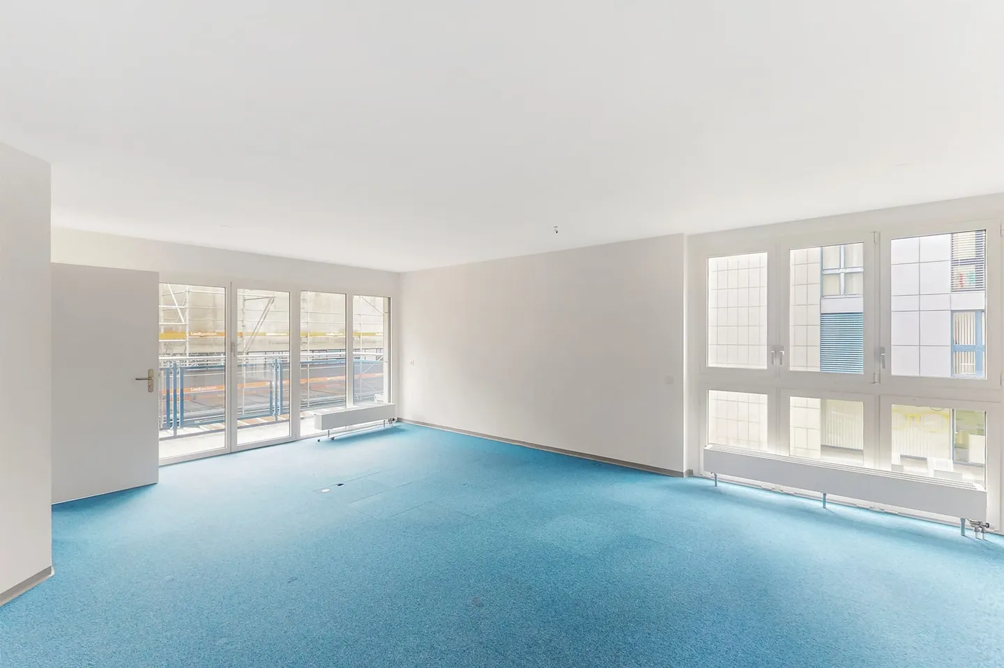 Spazio Commerciale Luminoso a Locarno - Foto 2 di 9