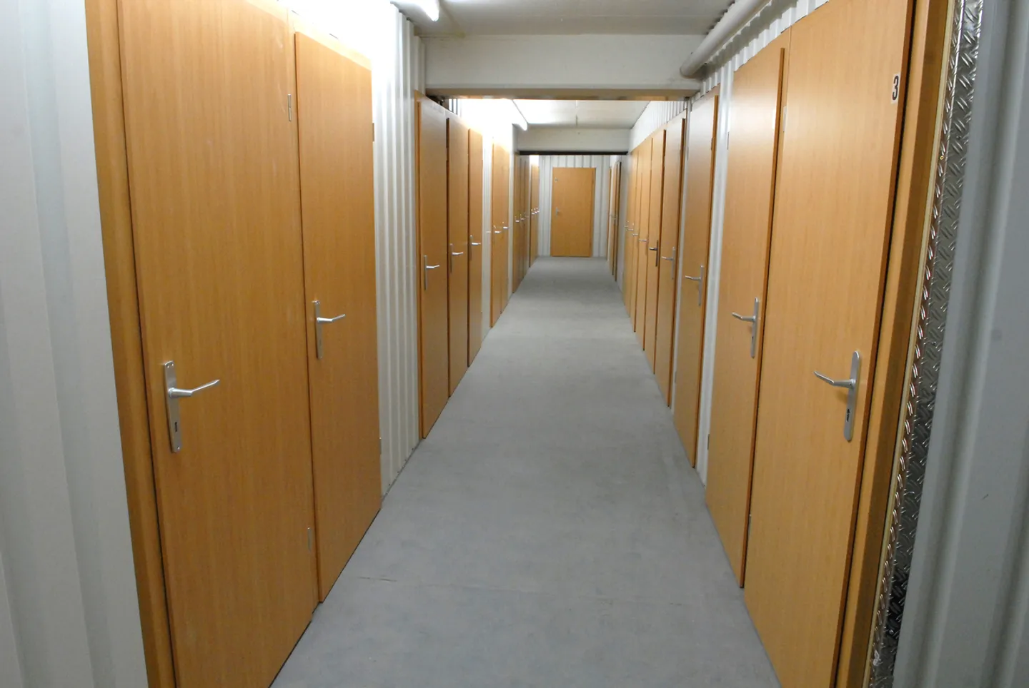 Spazi di stoccaggio (Self-Storage) a Zurigo Ovest - Foto 2 di 3