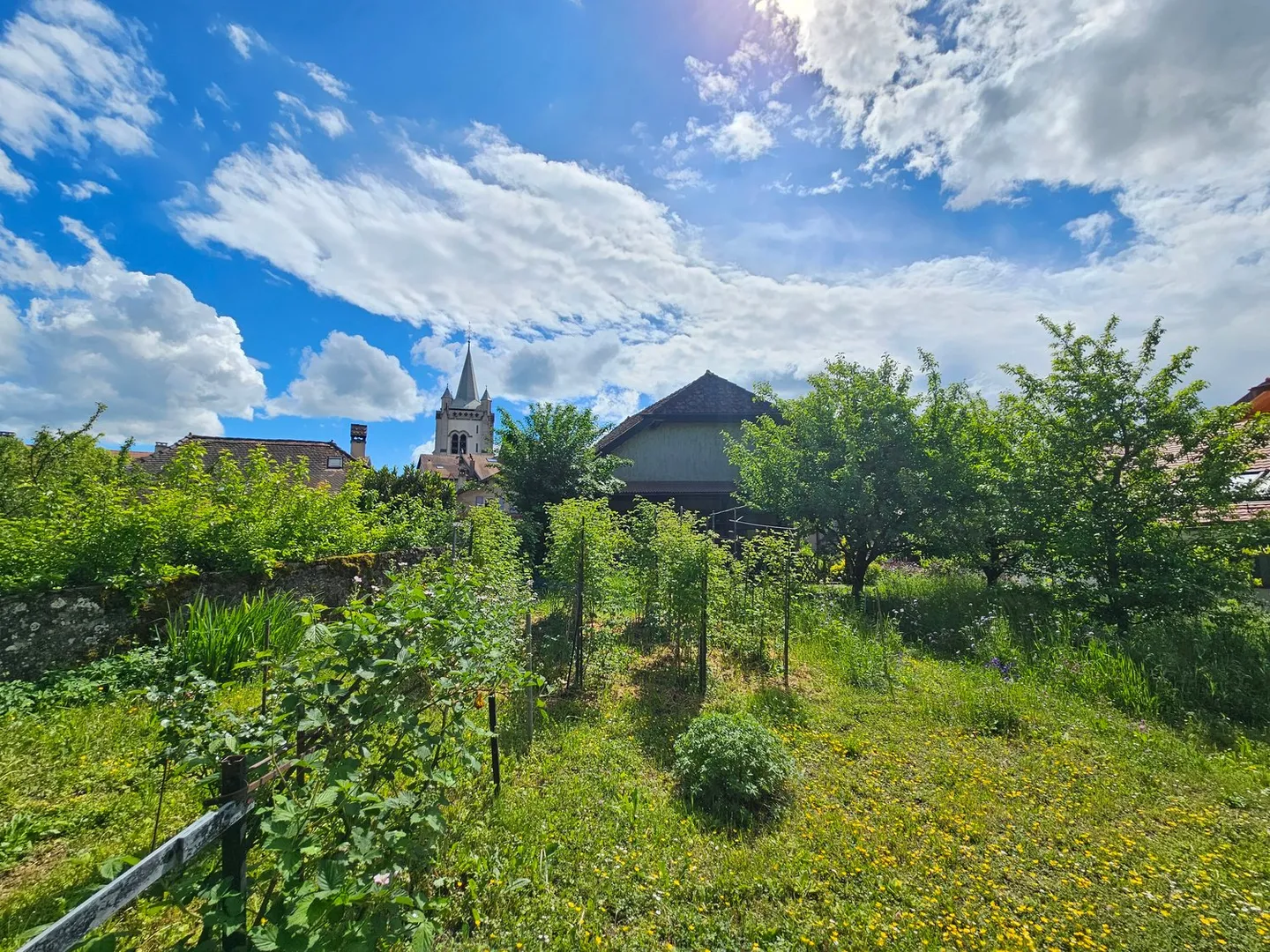 Village Barn with Large Garden - Photo 4 of 10