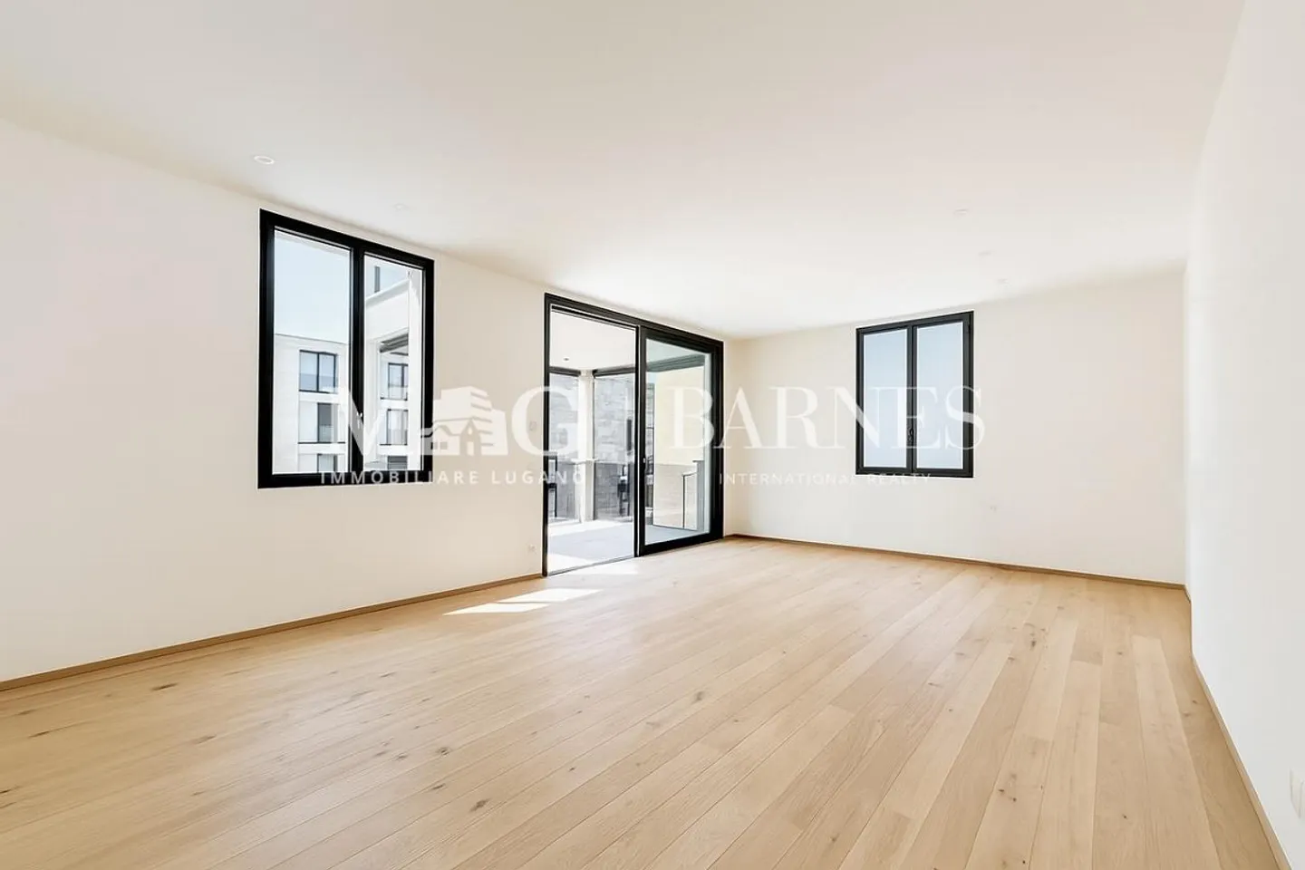 Lugano Center: Renovated 4.5 Room Apartment Near the Lake - Photo 1 of 5