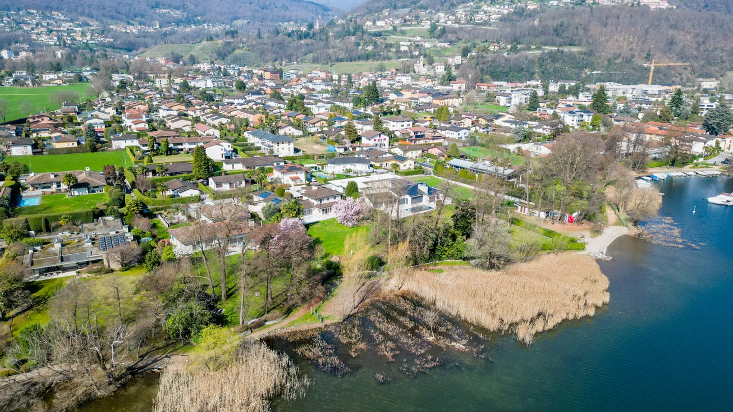 Villa Magnolia: Wunderschöne Villa am See in Magliaso - Foto 2 von 21