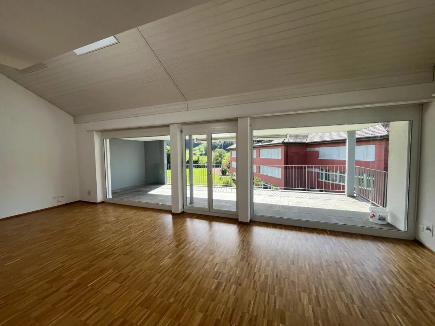 Luminoso appartamento duplex di 5,5 stanze in posizione centrale - Foto 3 di 15