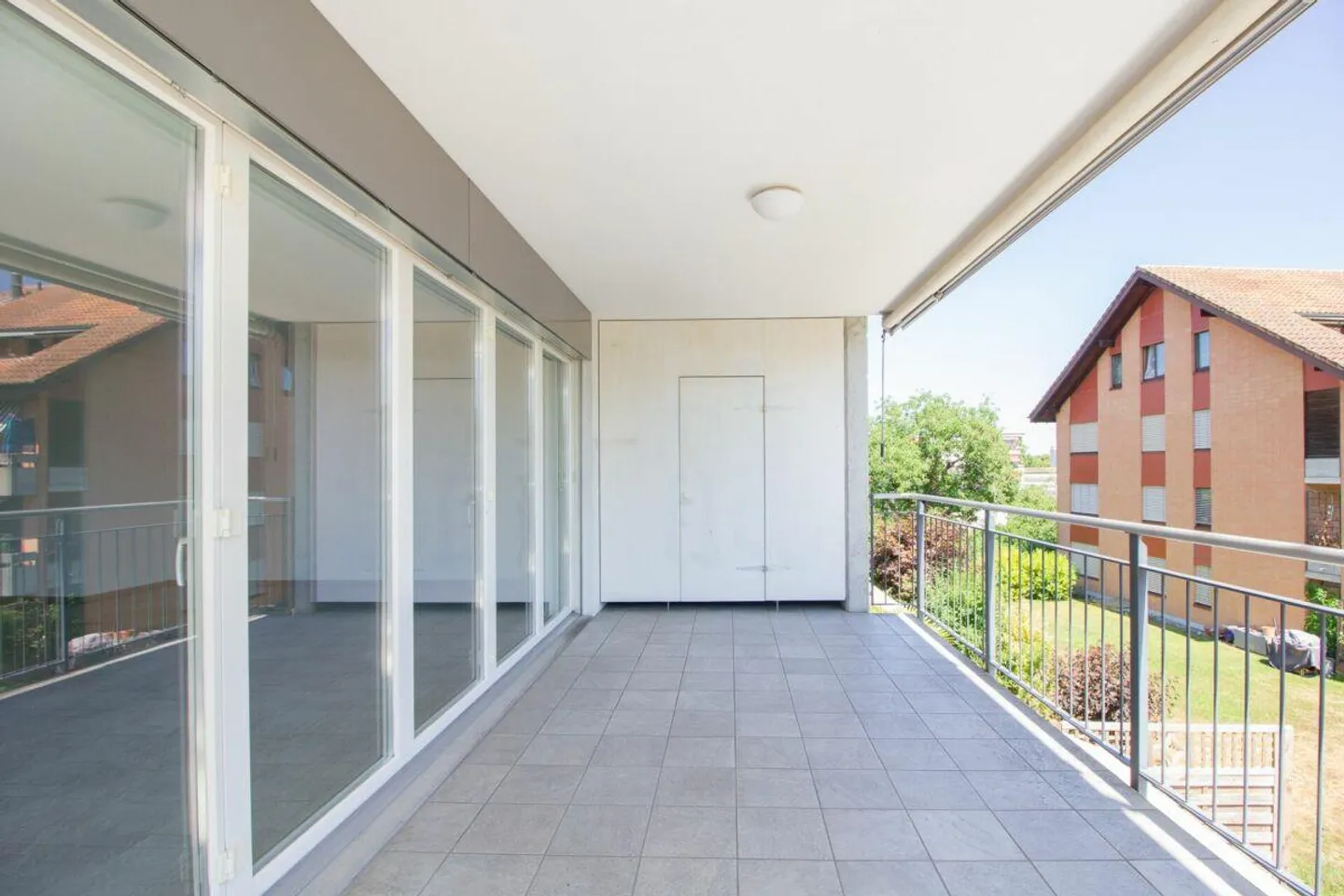 Central living with plenty of space - Photo 7 of 21