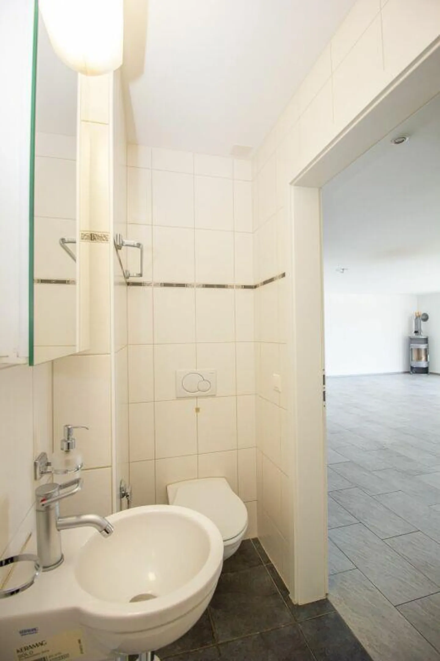 Central living with plenty of space - Photo 9 of 21