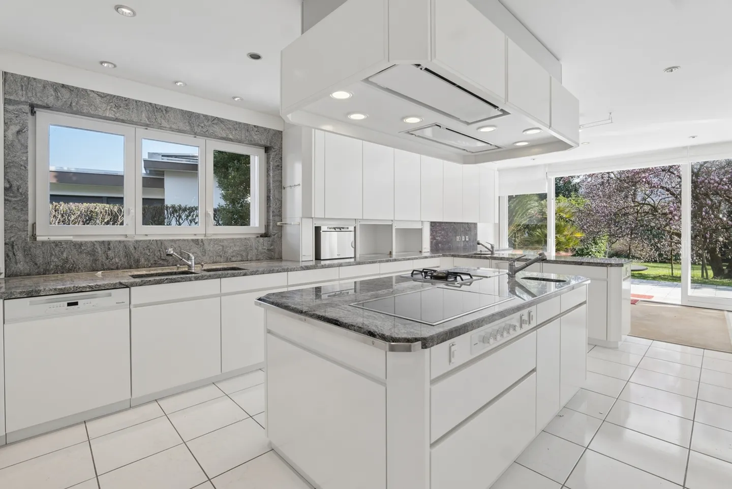 Villa Magnolia: Wunderschöne Villa am See in Magliaso - Foto 9 von 21