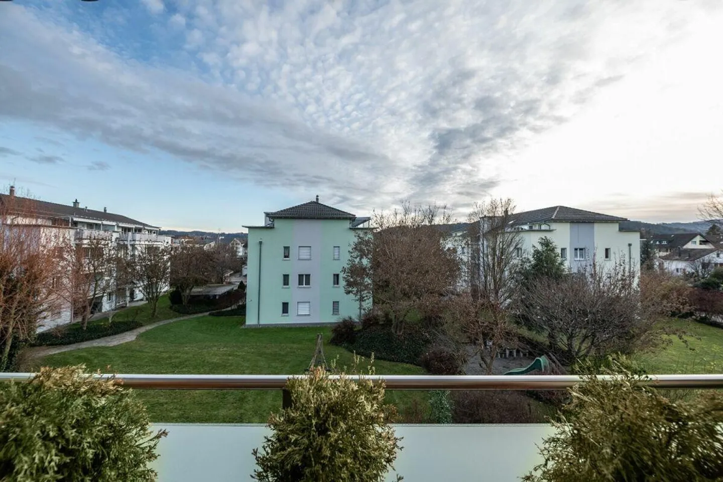 Casa accogliente con balcone e vista sul verde - Foto 1 di 7