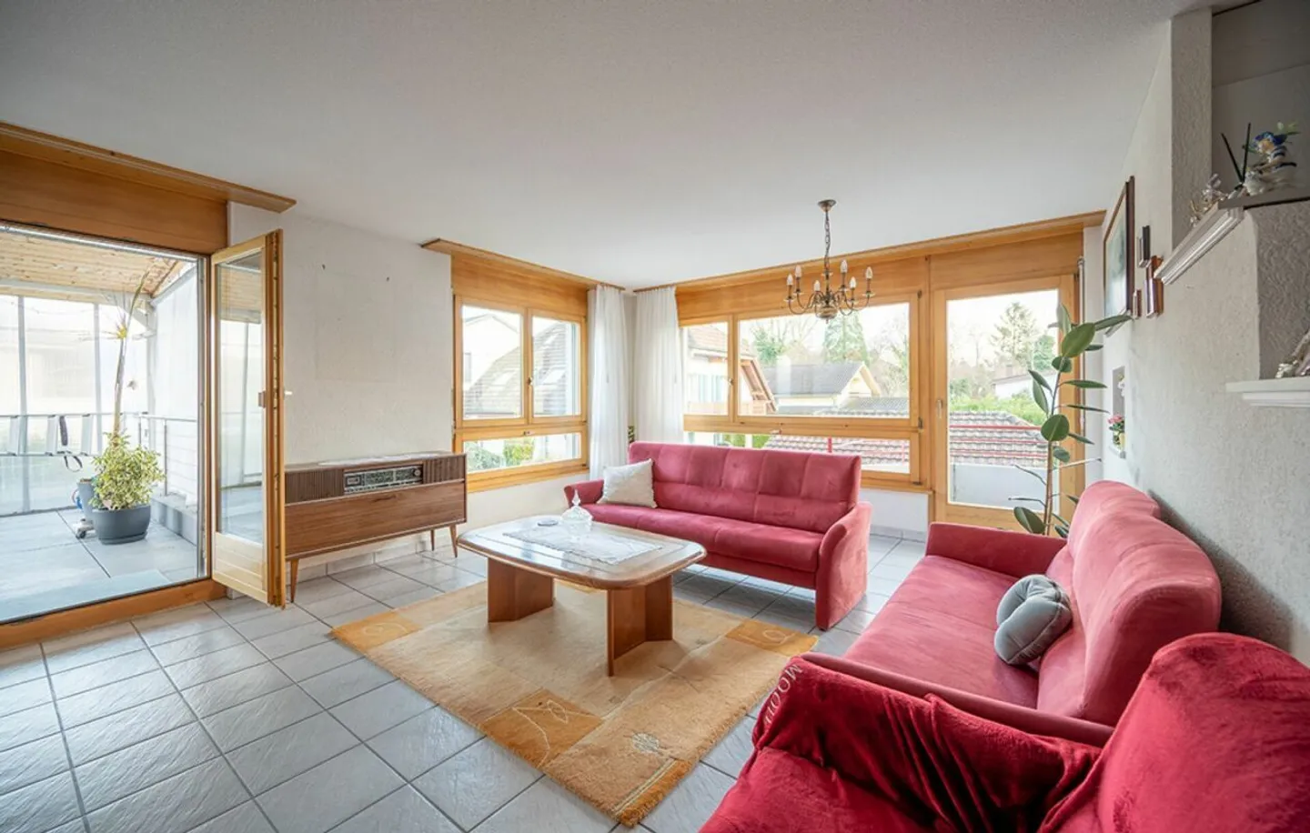 Appartement 5.5 pièces avec balcon et grande terrasse - Photo 3 sur 14