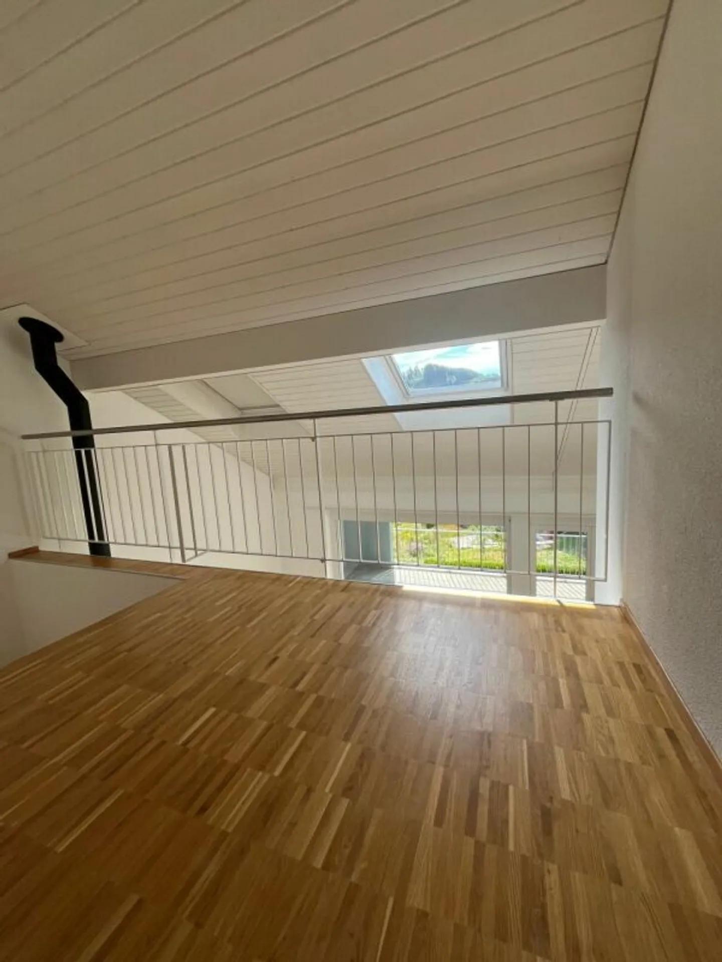 Luminoso appartamento duplex di 5,5 stanze in posizione centrale - Foto 9 di 15