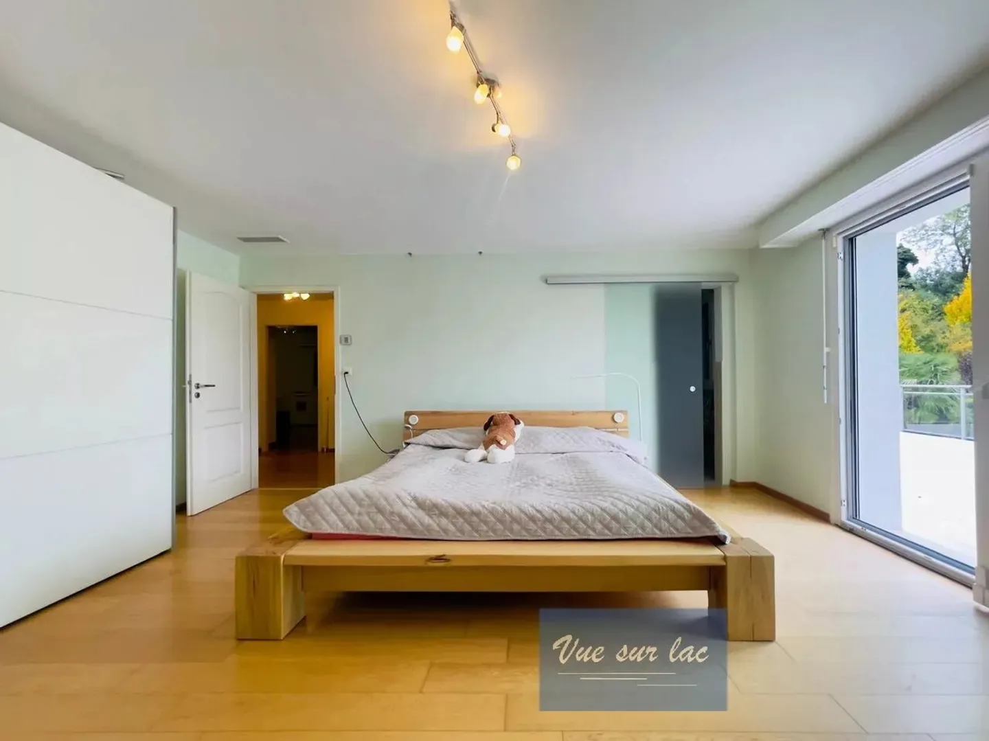 Contemporary individual villa on a beautiful and large plot - Photo 8 of 13