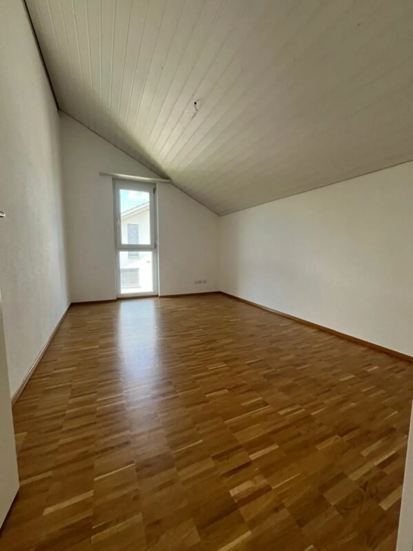 Luminoso appartamento duplex di 5,5 stanze in posizione centrale - Foto 11 di 15