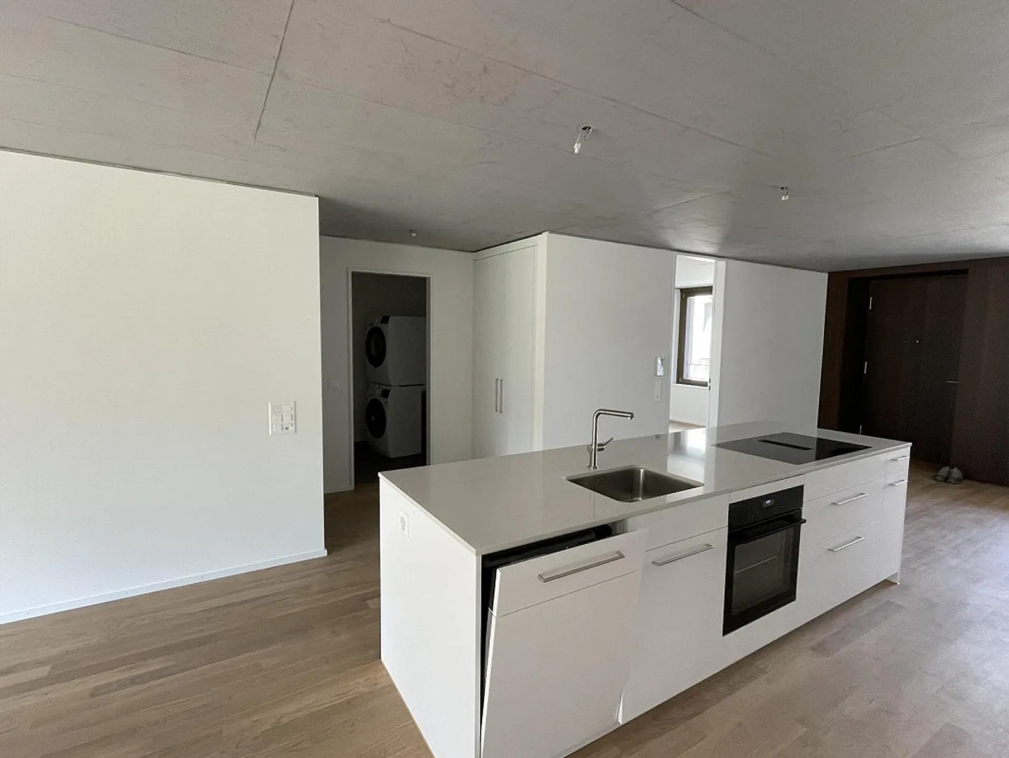 Moderne Attikawohnung Nähe See - Foto 1 von 10