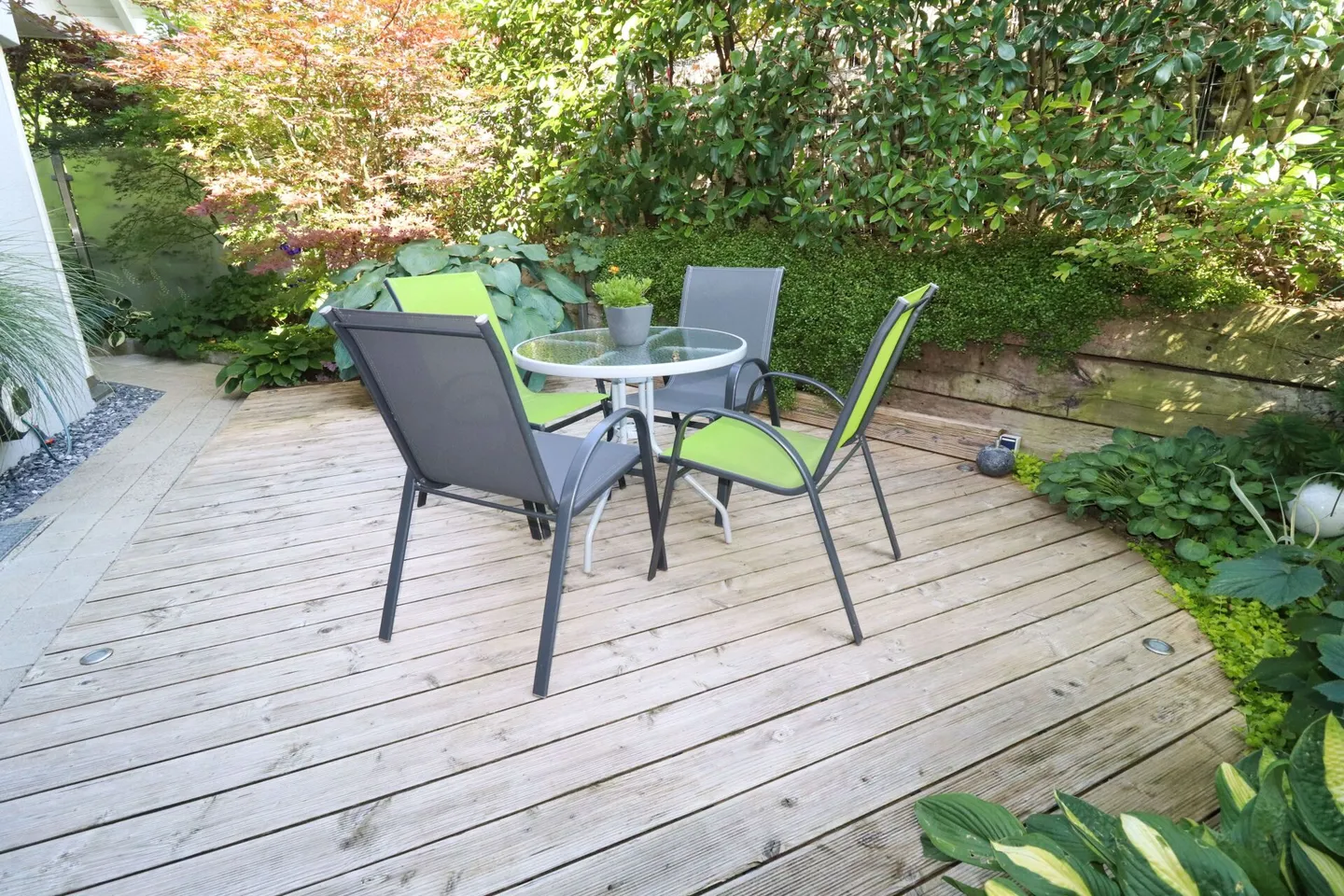 Grosses 4.5 Zi-EFH mit 60 m2 grosser Terrasse und traumhafter Aussicht bis zu den Alpen - Foto 7 von 16