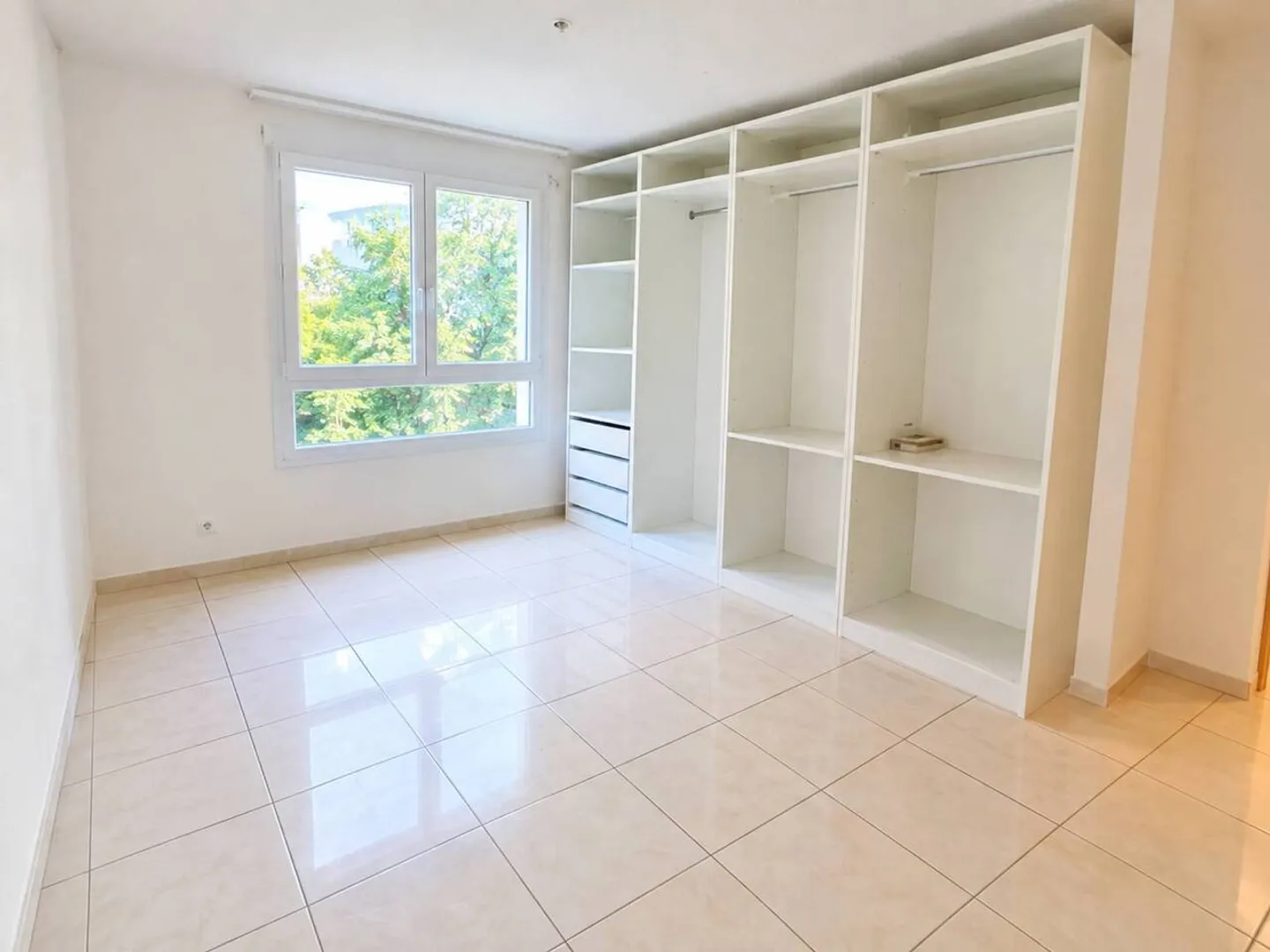 2.5-room apartment in the heart of Lausanne - Photo 2 of 4