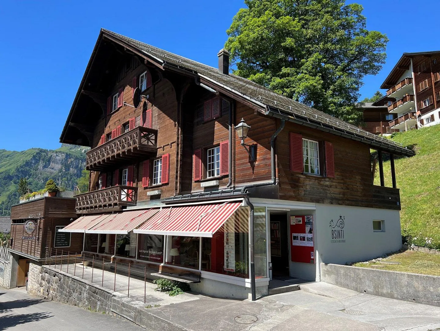 Charmant appartement sous les toits à Braunwald - Photo 2 sur 11
