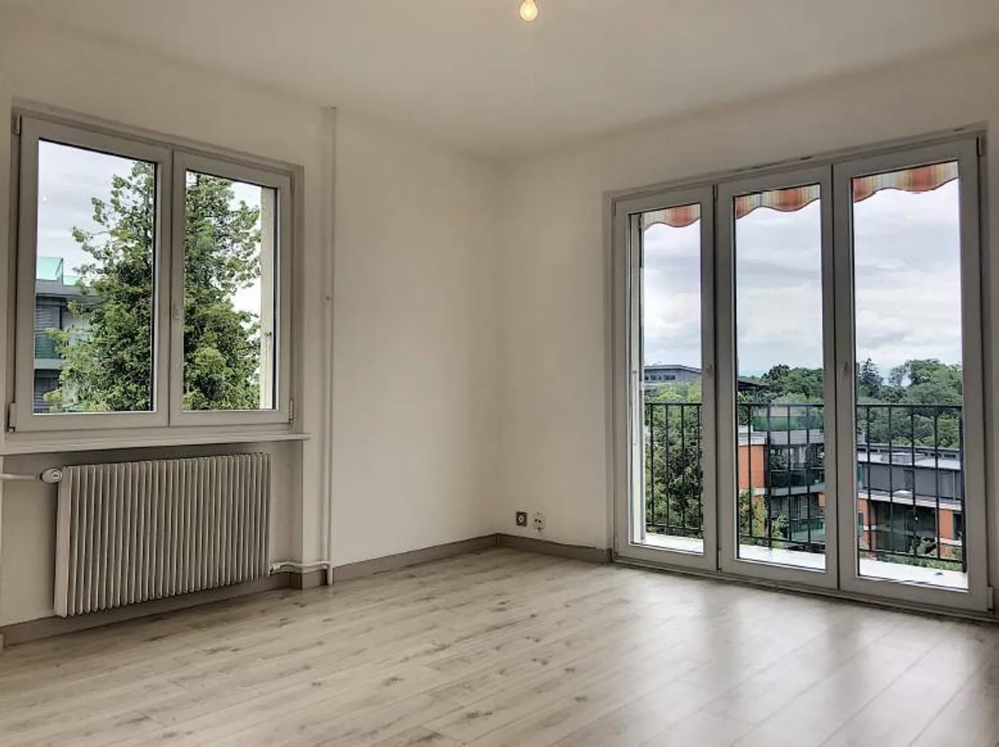 Appartement lumineux avec balcon, actuellement loué, dans un quartier calme - Photo 3 sur 6