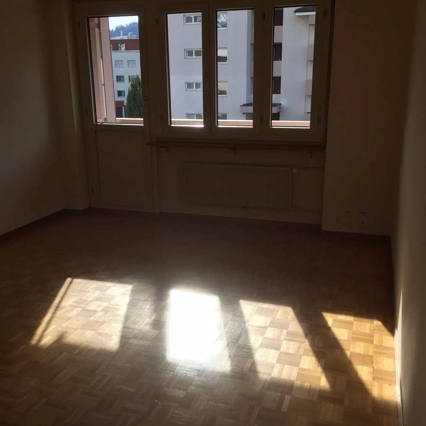 Sunny 2-room apartment in Kriens - Photo 2 of 9