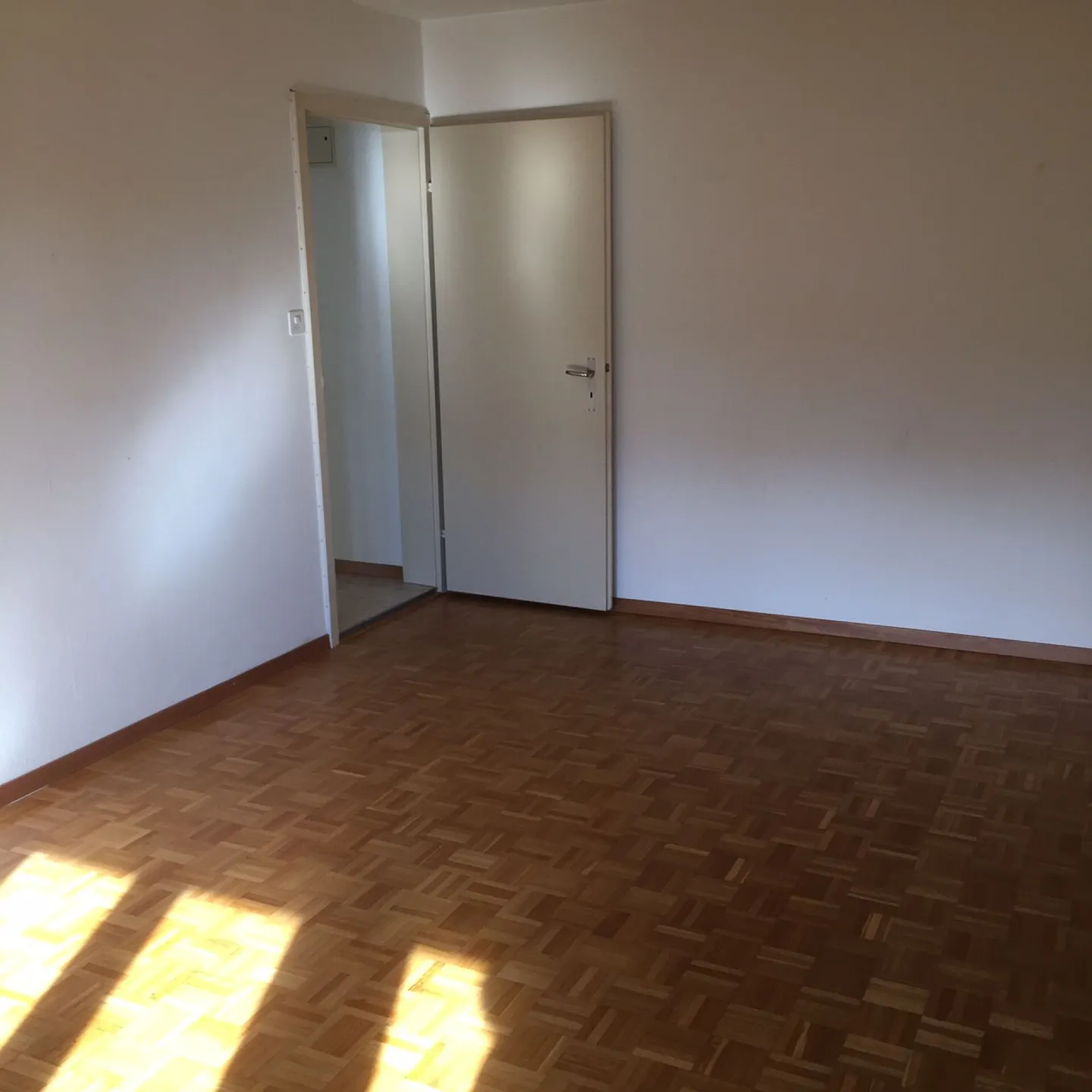 Sunny 2-room apartment in Kriens - Photo 3 of 9