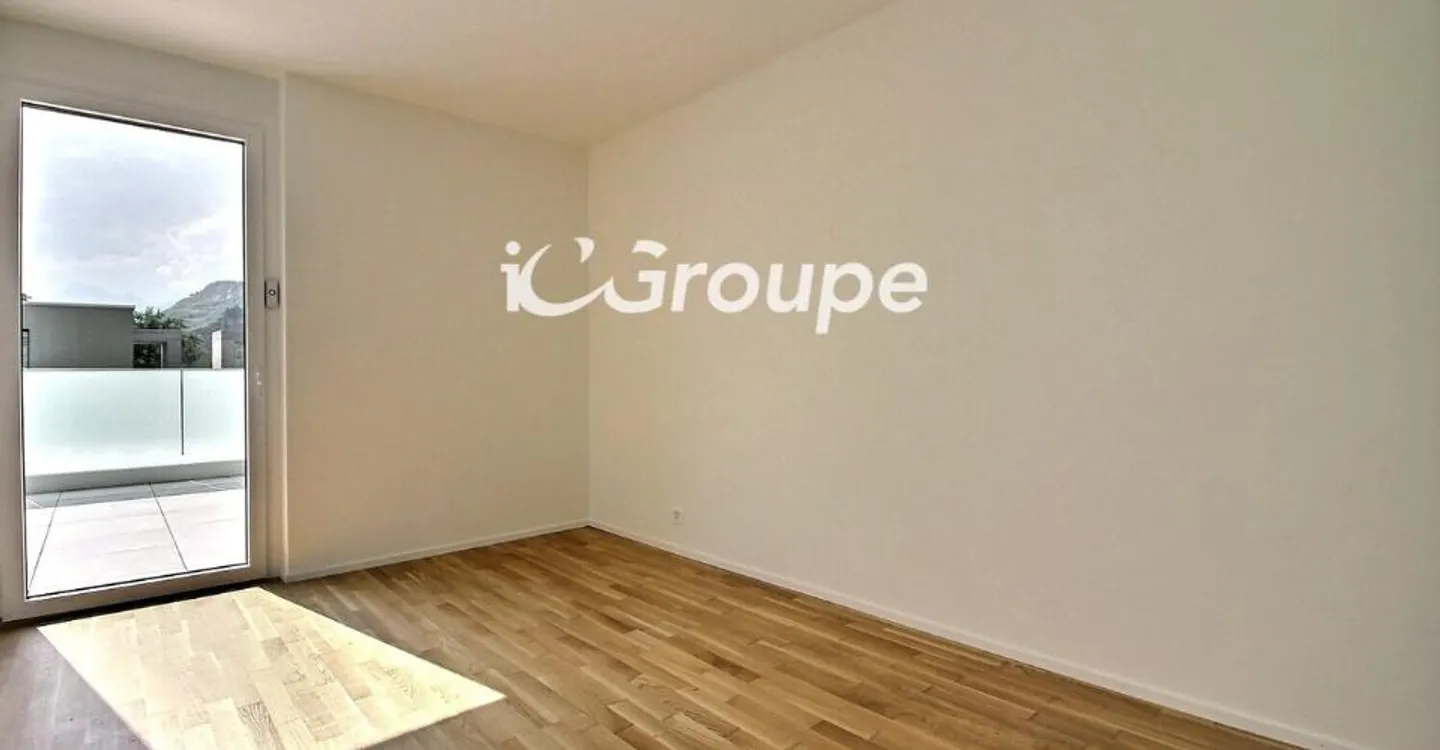 Stunning 4.5-room penthouse for rent in Uvrier - Photo 5 of 11