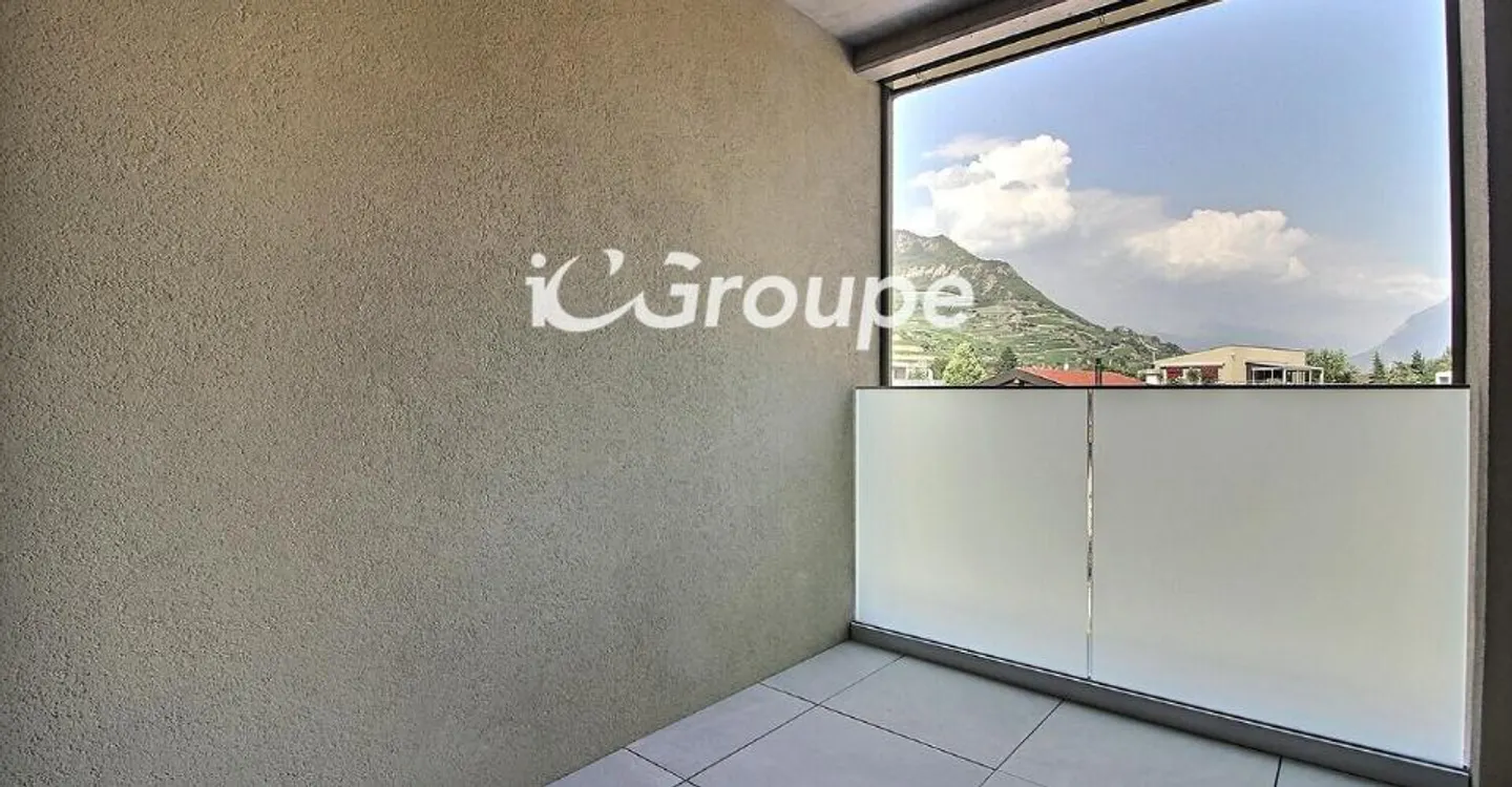 Stunning 4.5-room penthouse for rent in Uvrier - Photo 8 of 11