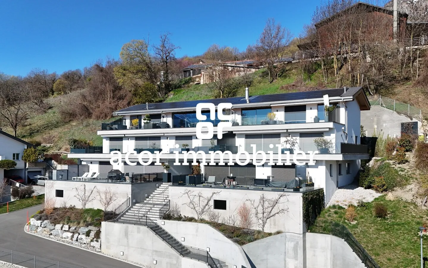 Magnificent luxury apartment with stunning views in Savièse! - Photo 1 of 9