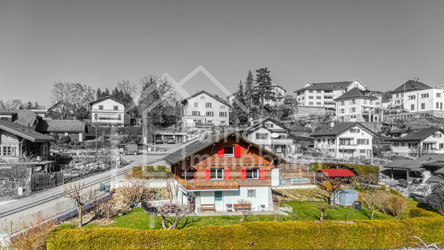 Individual chalet 4.5 rooms with panoramic view of the Pre-Alps - Photo 3 of 13