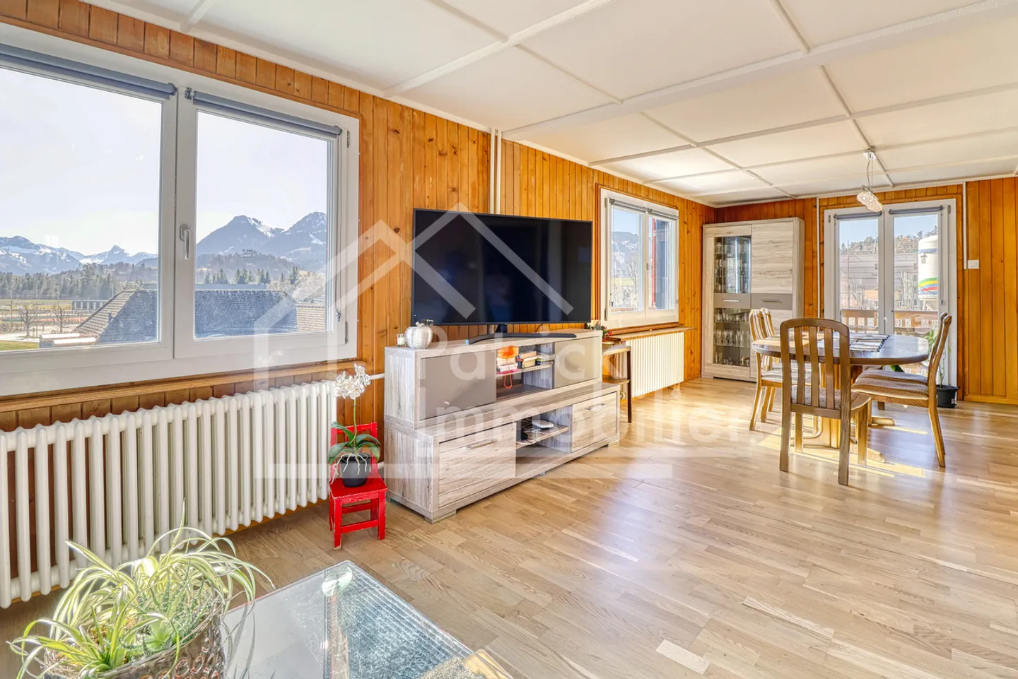 Individual chalet 4.5 rooms with panoramic view of the Pre-Alps - Photo 4 of 13